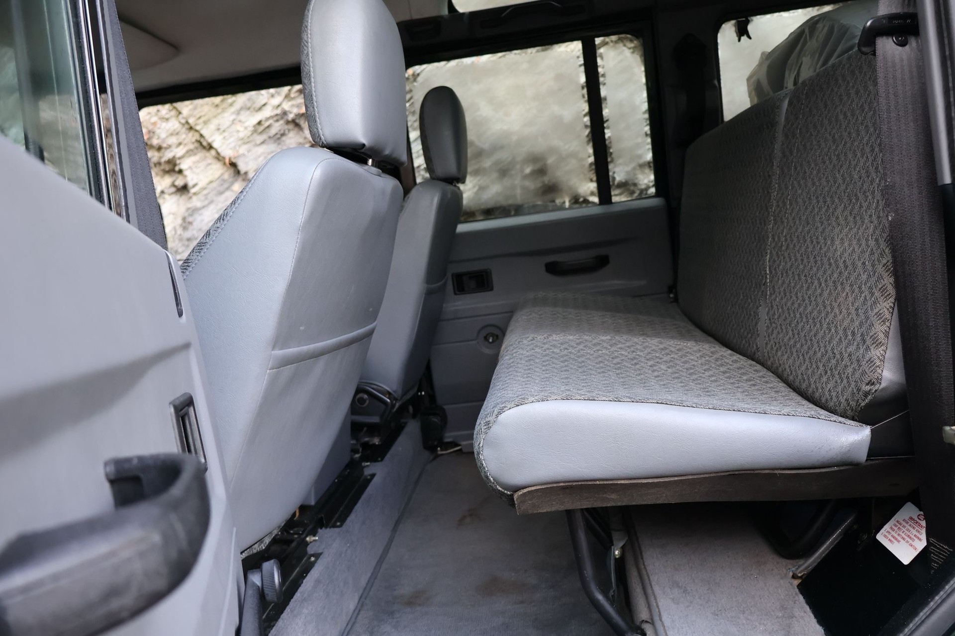 LAND ROVER Defender 110 CSW 2.5 Td5-image-8