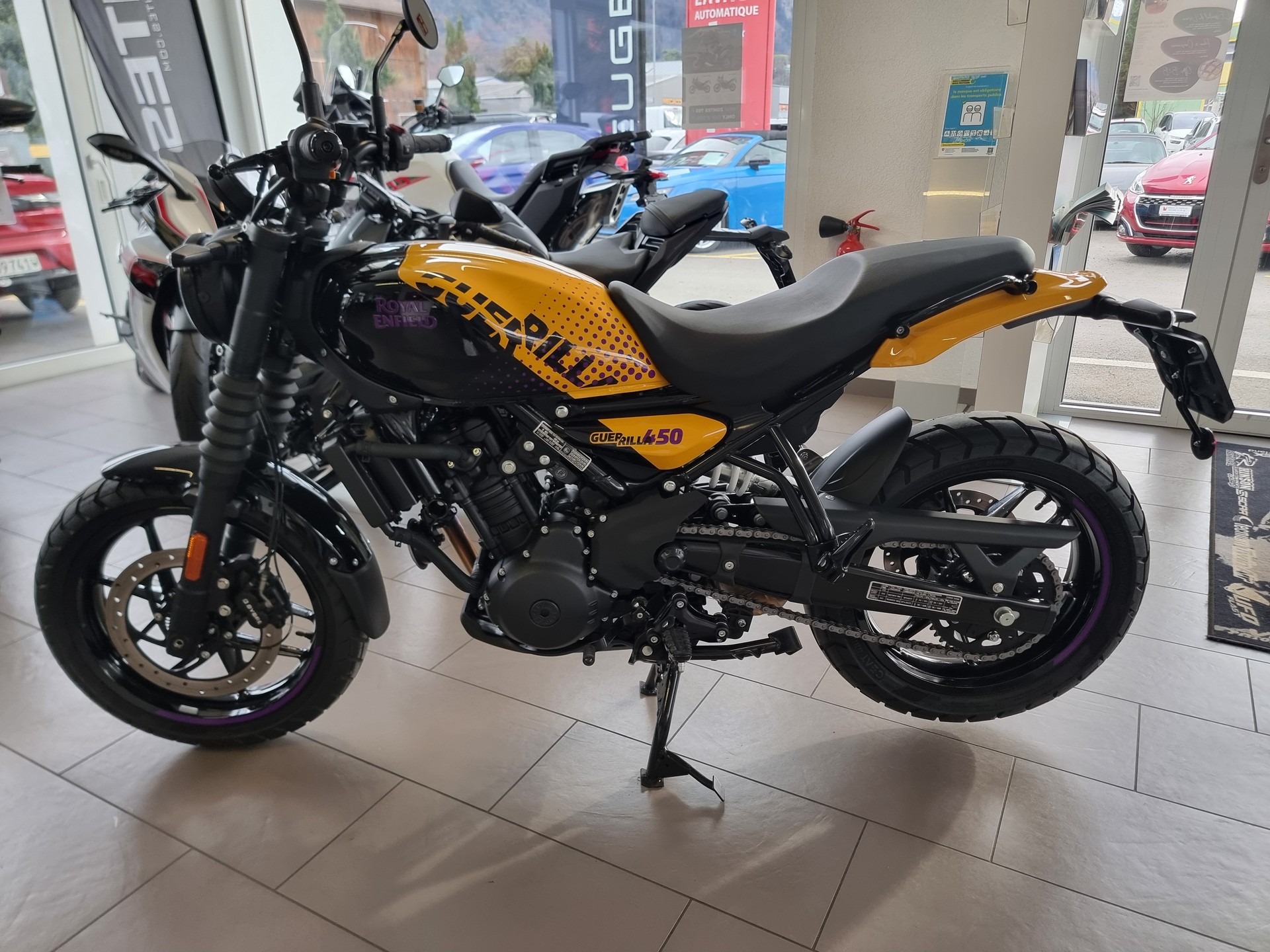 ROYAL ENFIELD Guerrilla 450 Top