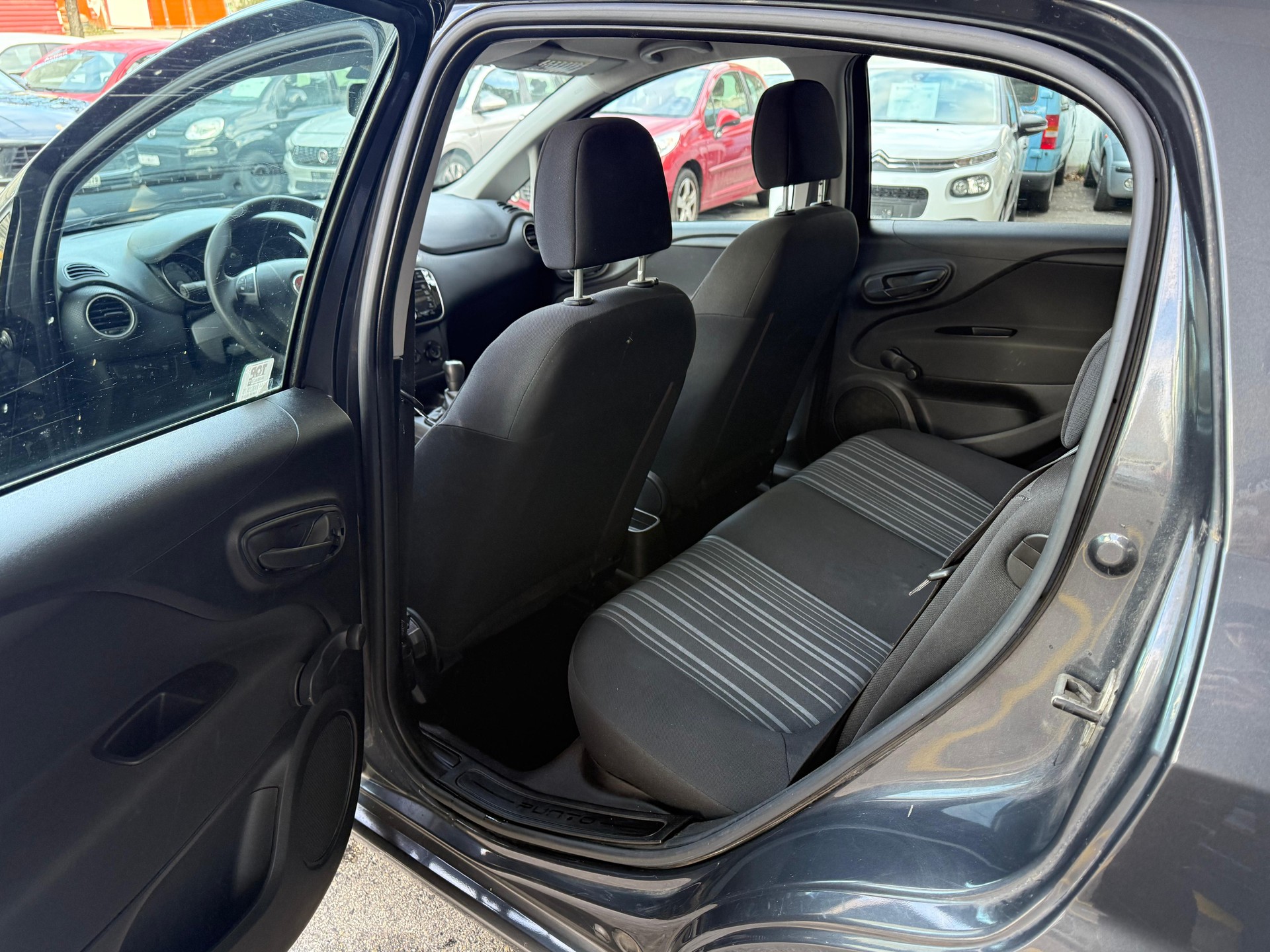 FIAT Punto Evo 1.4 MyLife Dualogic-image-7