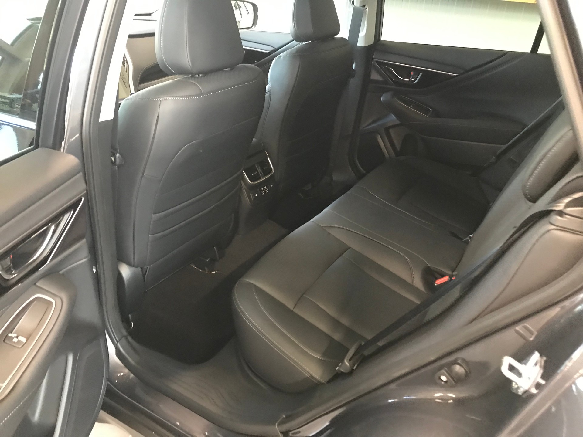 SUBARU Outback 2.5i Final Edition-image-2