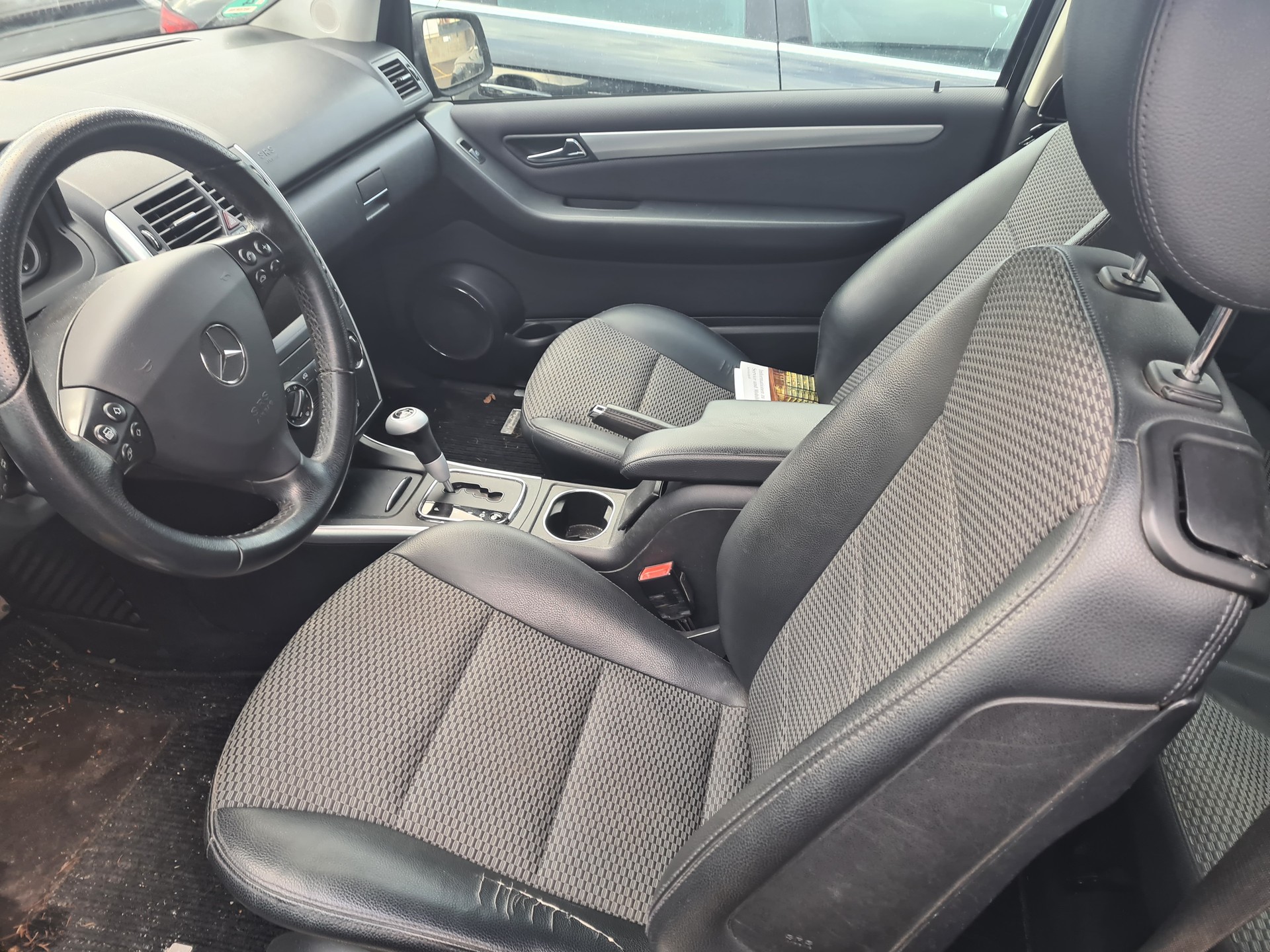 MERCEDES-BENZ A 200 T Elégance Edition A-image-4