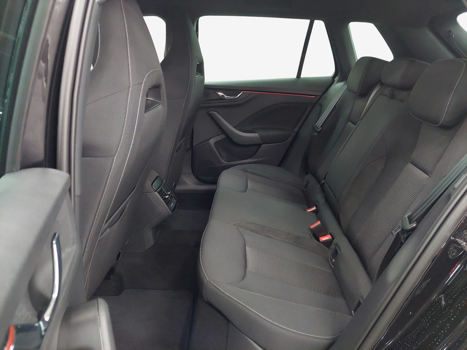 SKODA Kamiq 1.0 TSI Dynamic DSG-image-11