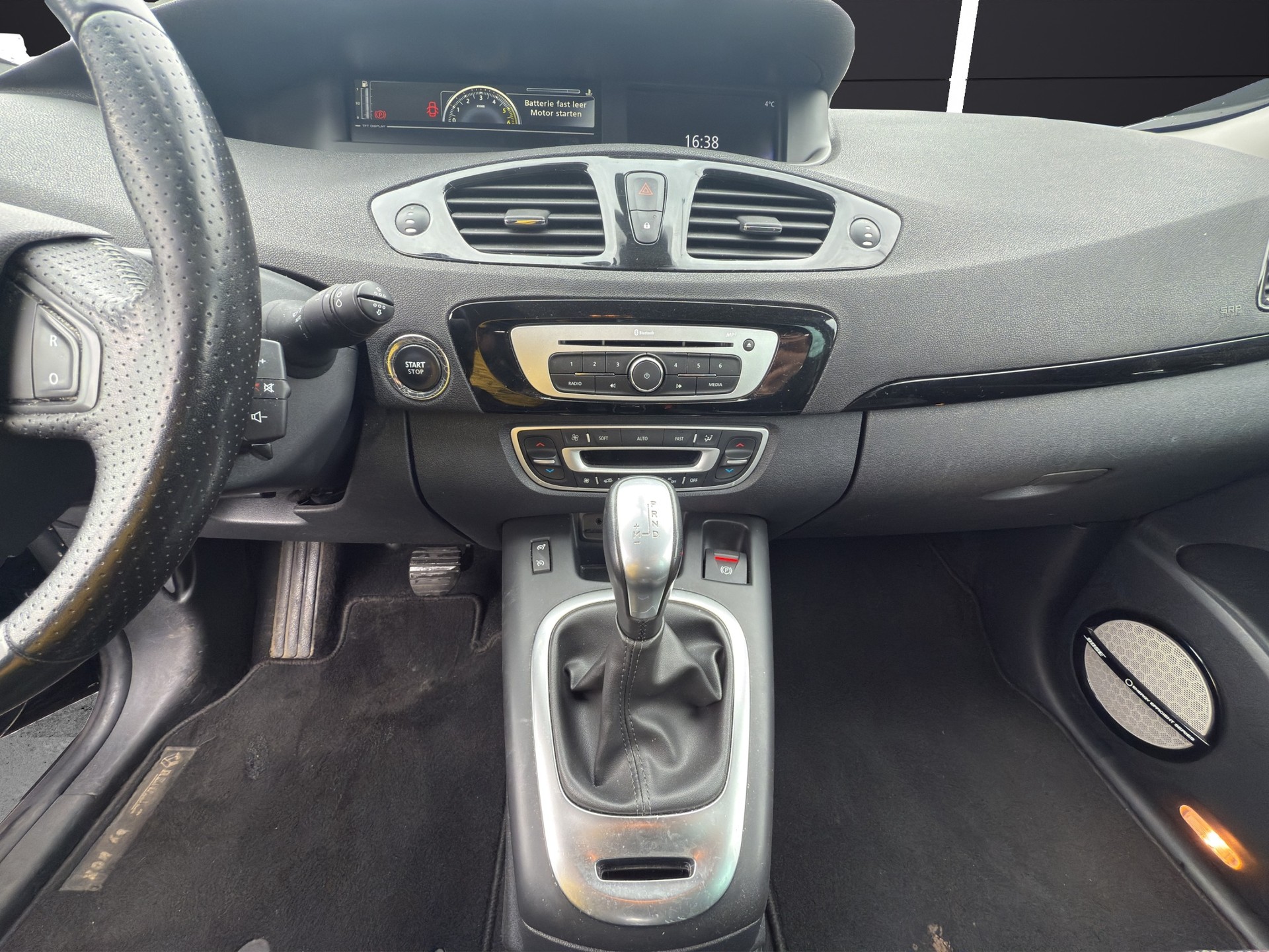 RENAULT EDC / Rückfahrkamera // Bose-image-16