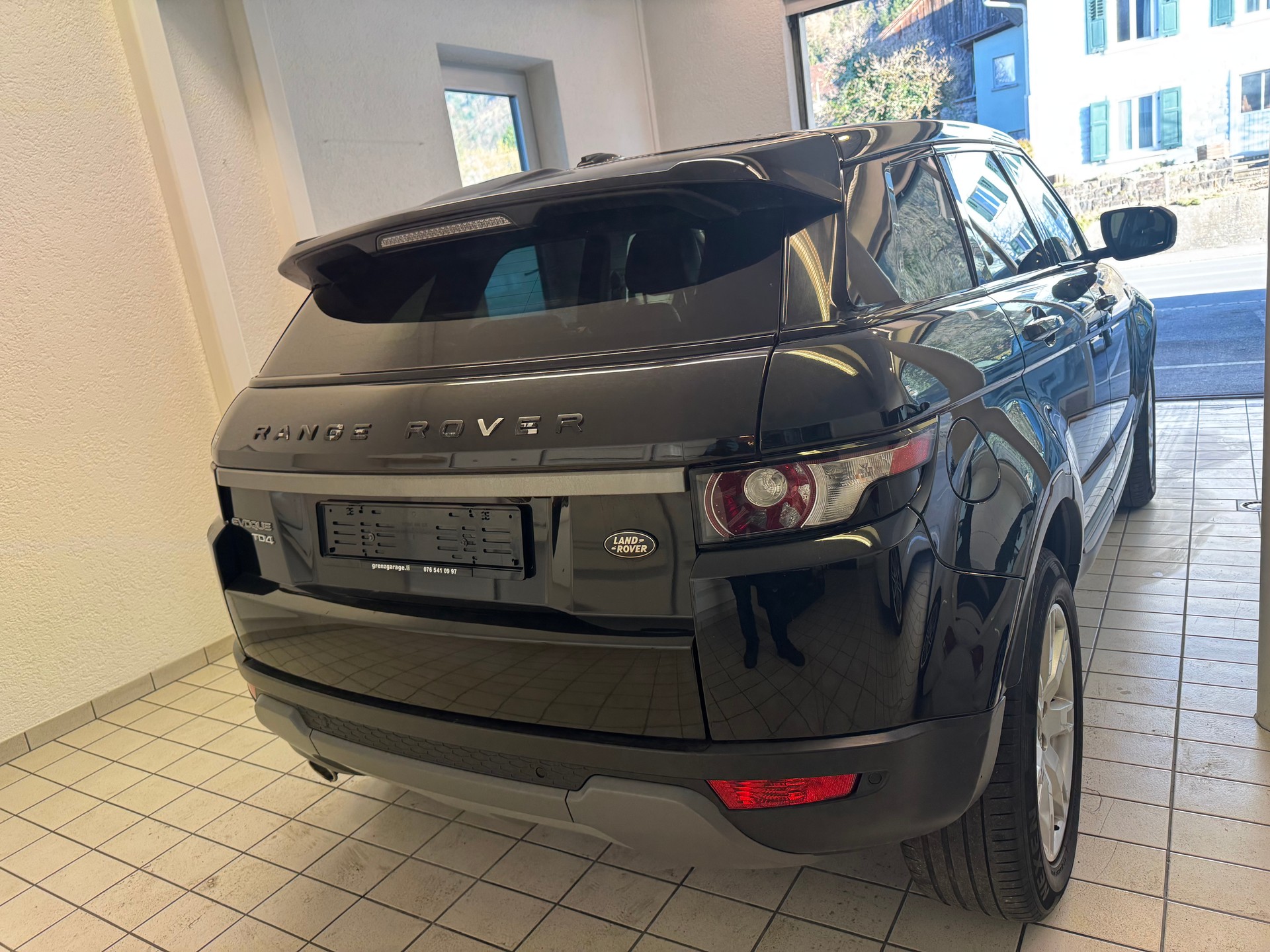 LAND ROVER Range Rover Evoque 2.2 TD4 Dynamic-image-6