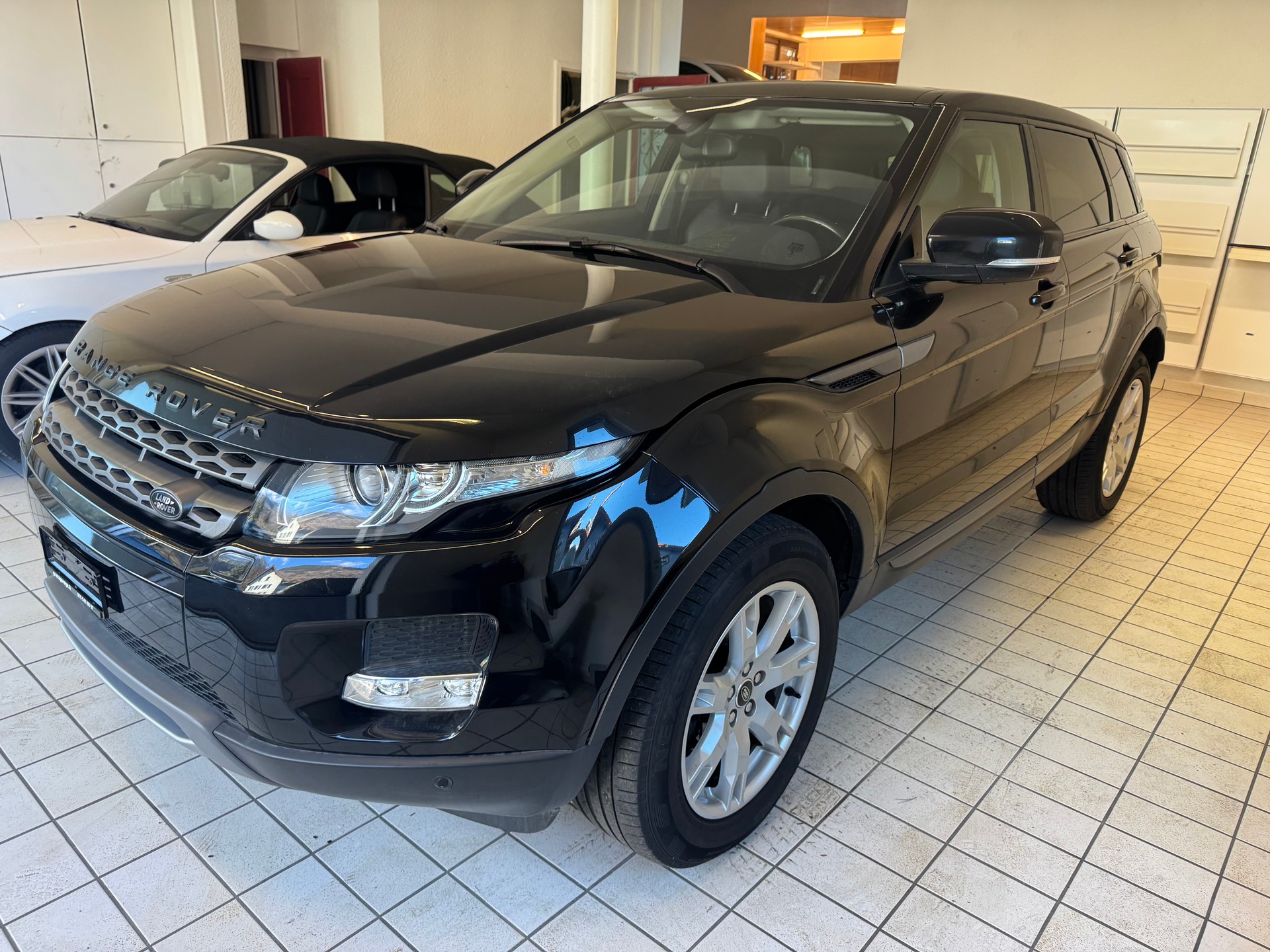 LAND ROVER Range Rover Evoque 2.2 TD4 Dynamic-image-3