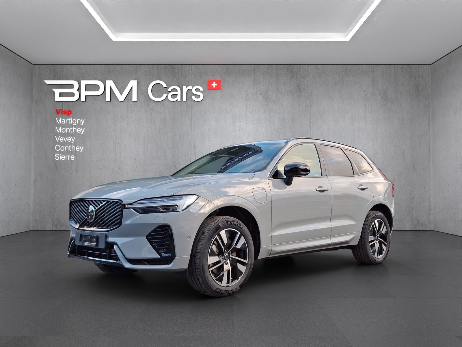 VOLVO XC60 T6 eAWD PluginHybrid Plus Dark Geartronic-image-0