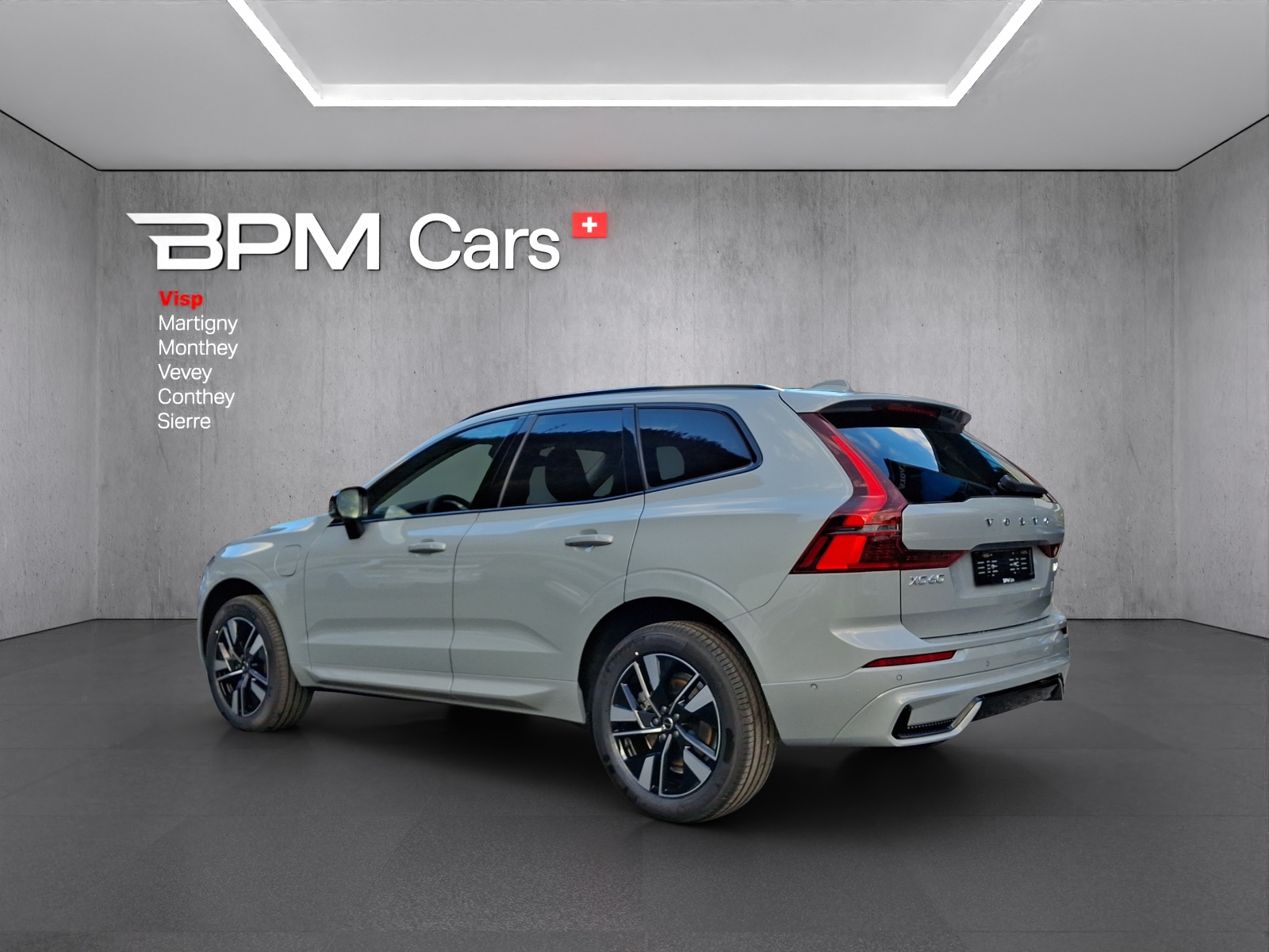 VOLVO XC60 T6 eAWD PluginHybrid Plus Dark Geartronic-image-2