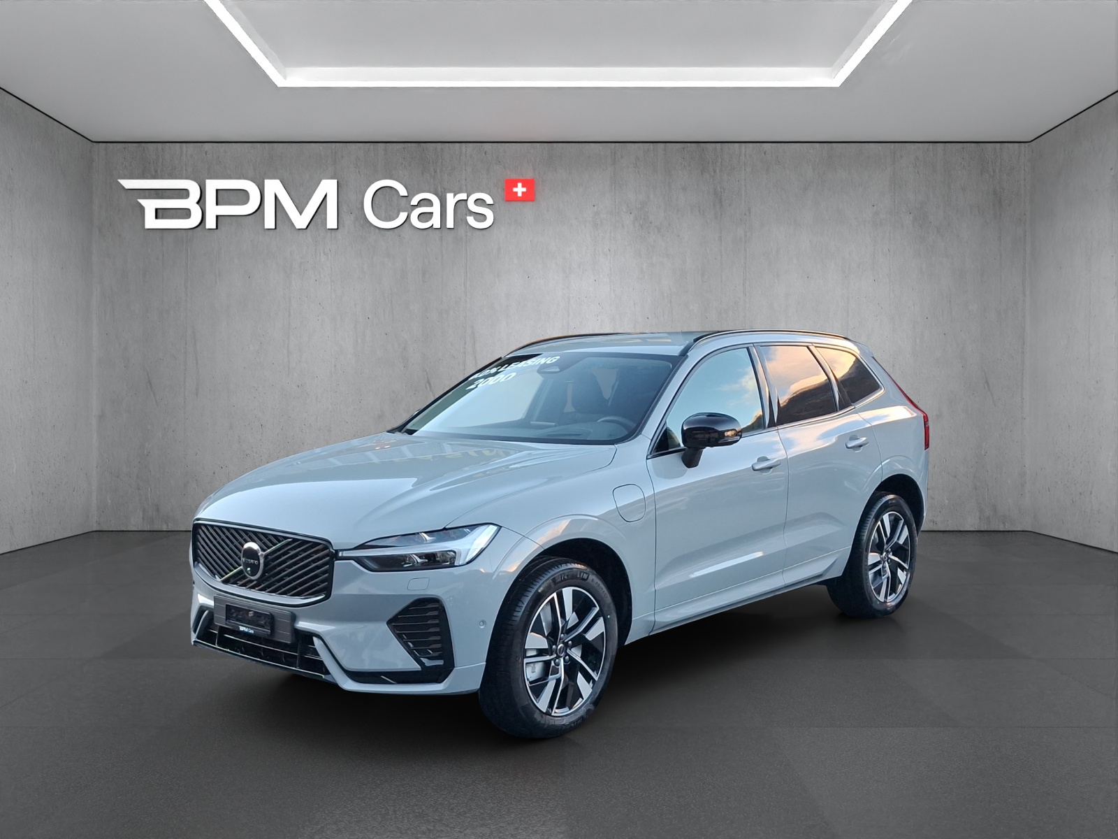 VOLVO XC60 T6 eAWD PluginHybrid Plus Dark Geartronic-image-0