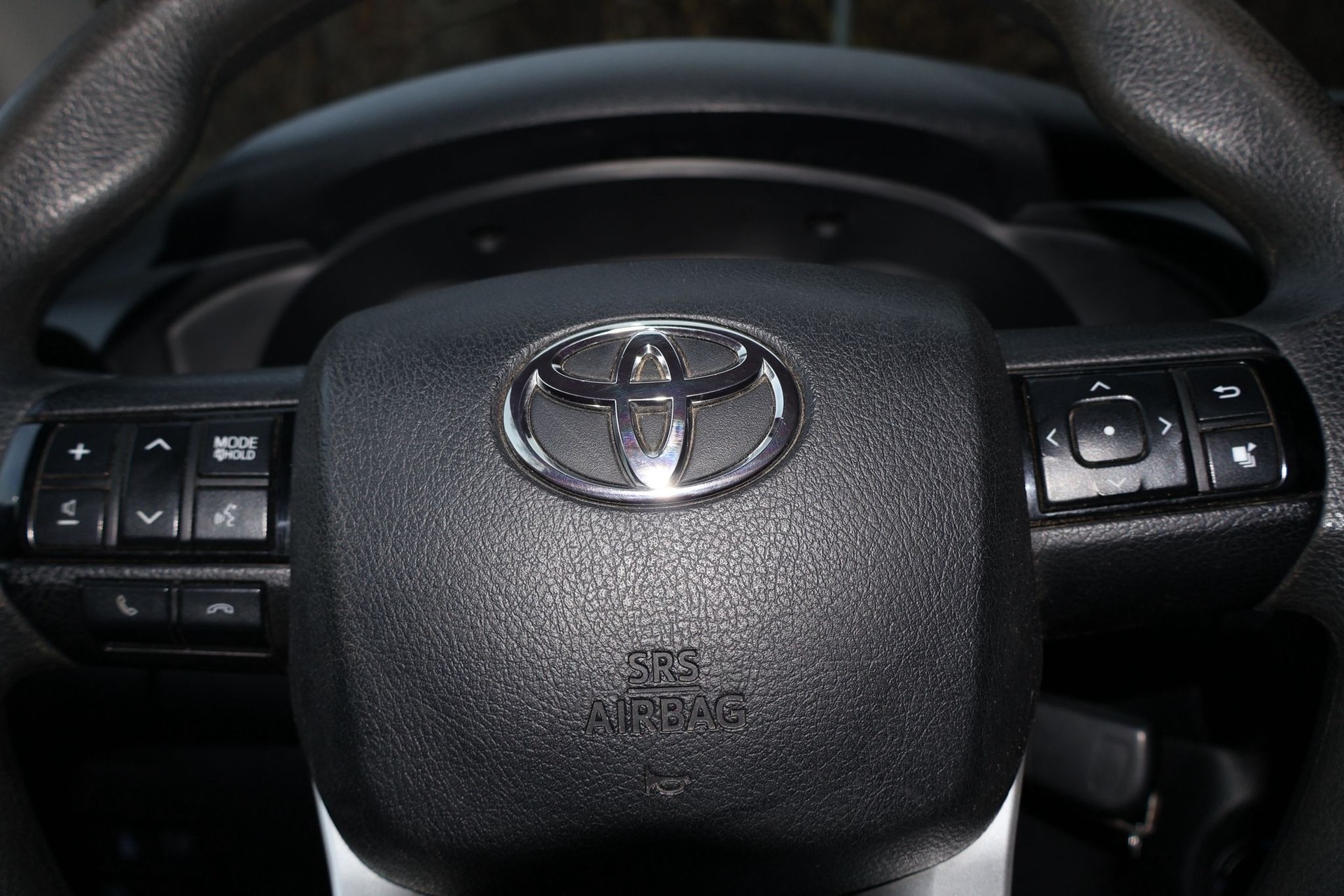 TOYOTA Hilux 2.4D-4D Comfort Single Cab 4x4-image-12