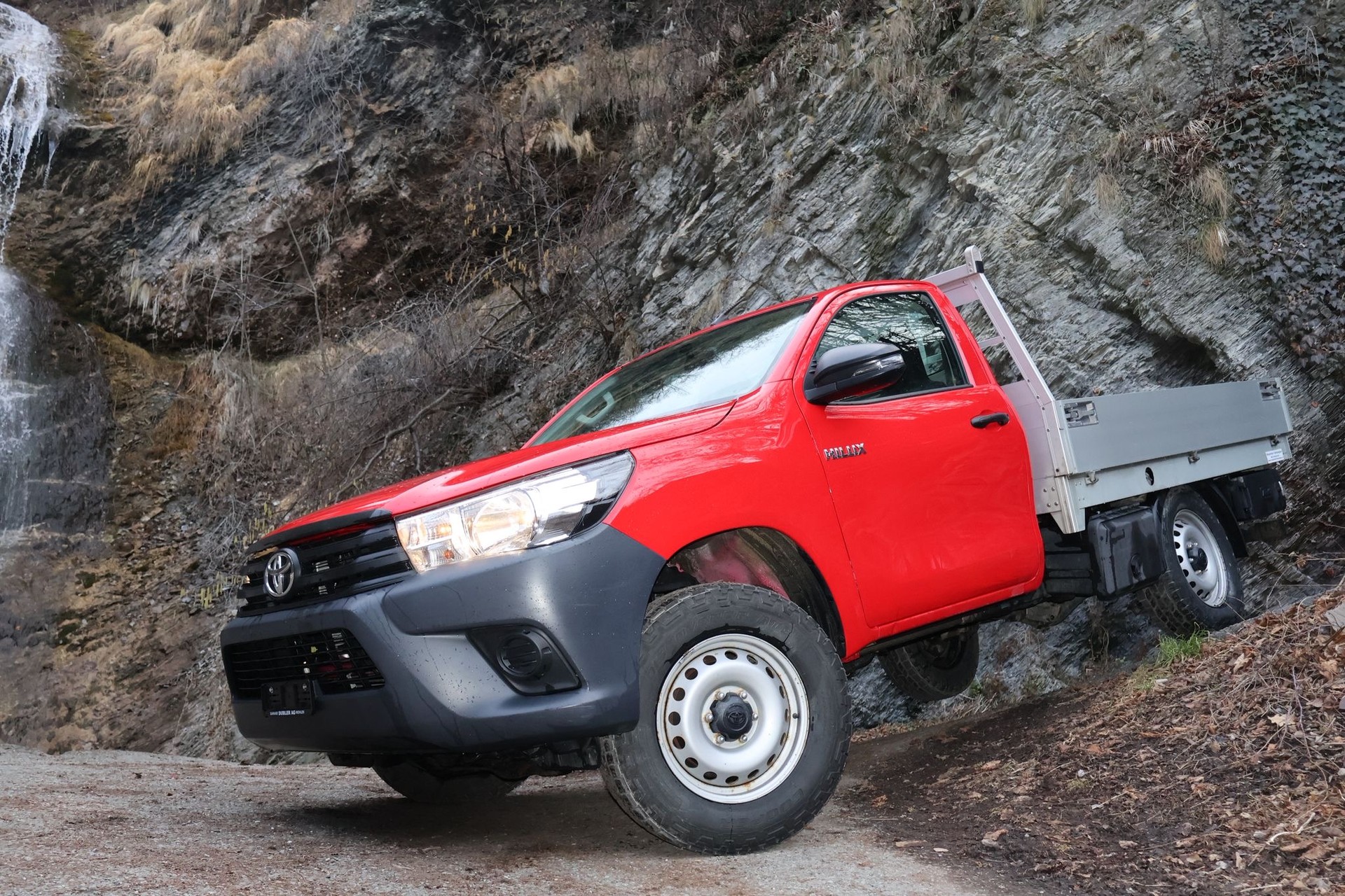 TOYOTA Hilux 2.4D-4D Comfort Single Cab 4x4-showroom-element-1
