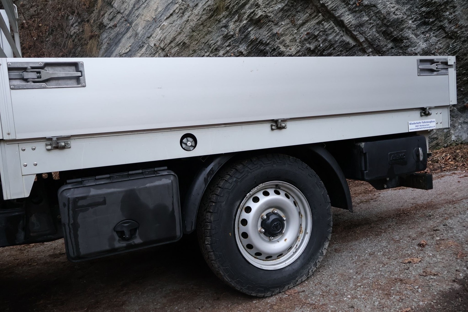 TOYOTA Hilux 2.4D-4D Comfort Single Cab 4x4-image-6