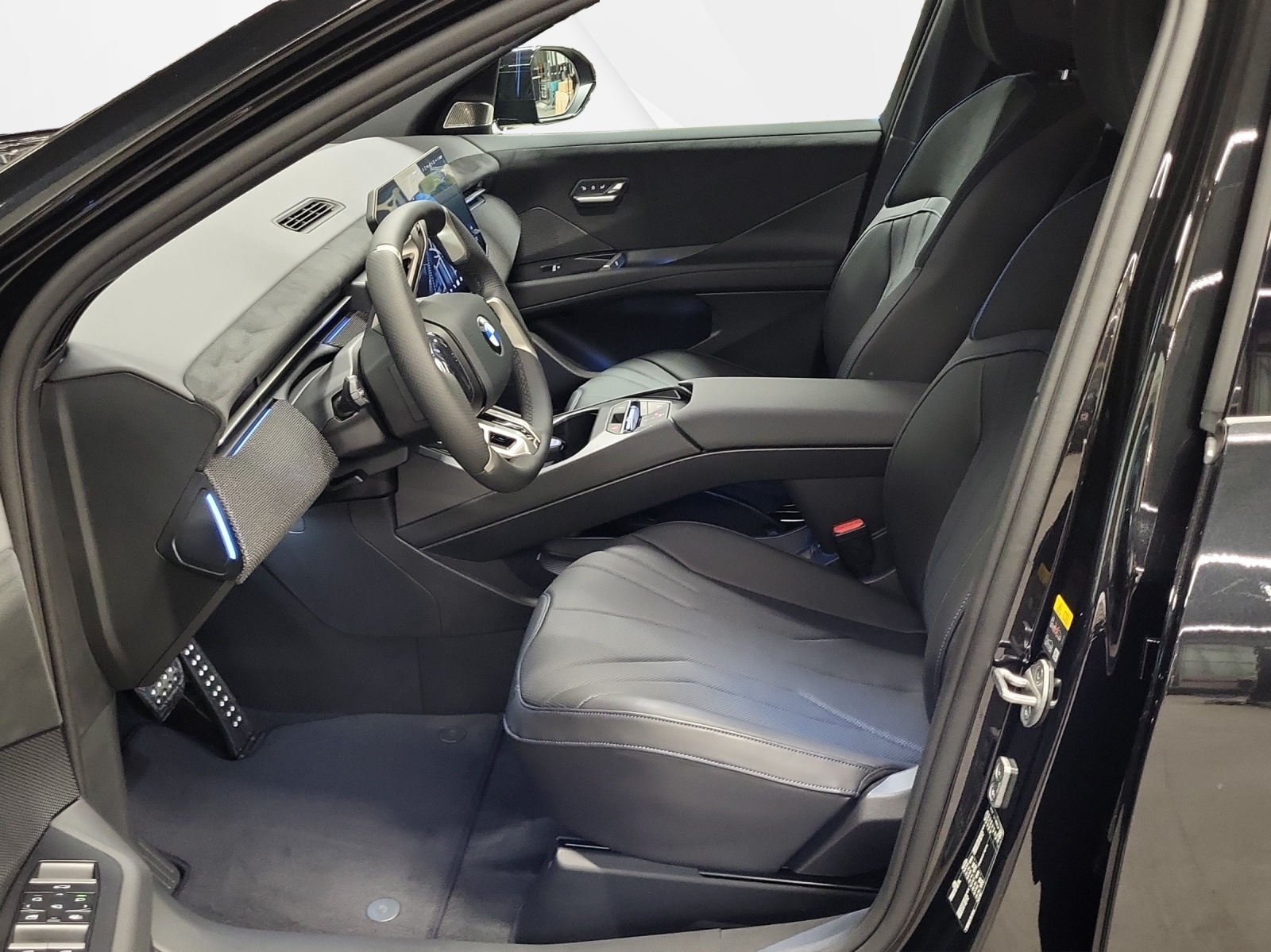 BMW iX3 50 xDrive M Sport-image-9