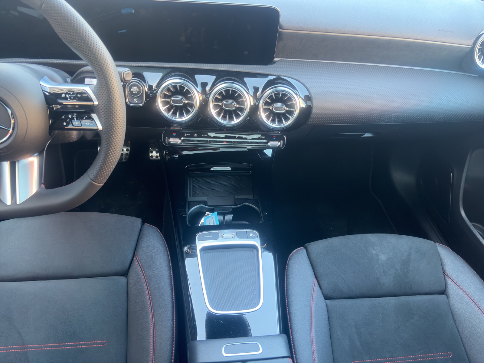 Image MERCEDES-BENZ A-220 A 220 4Matic 8G-DCT