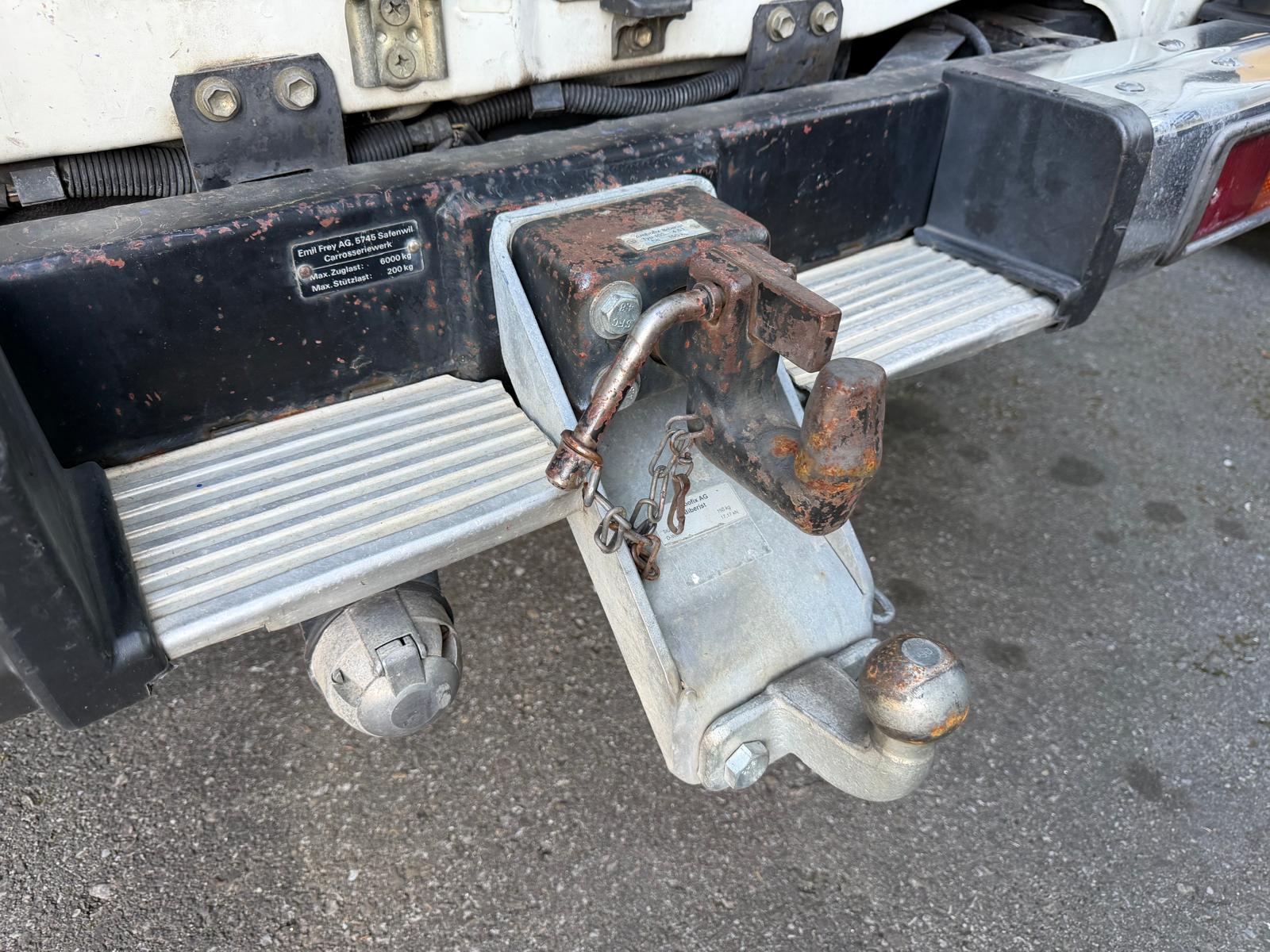 TOYOTA Land Cruiser 400 FRP-Top 4.2 D-image-17
