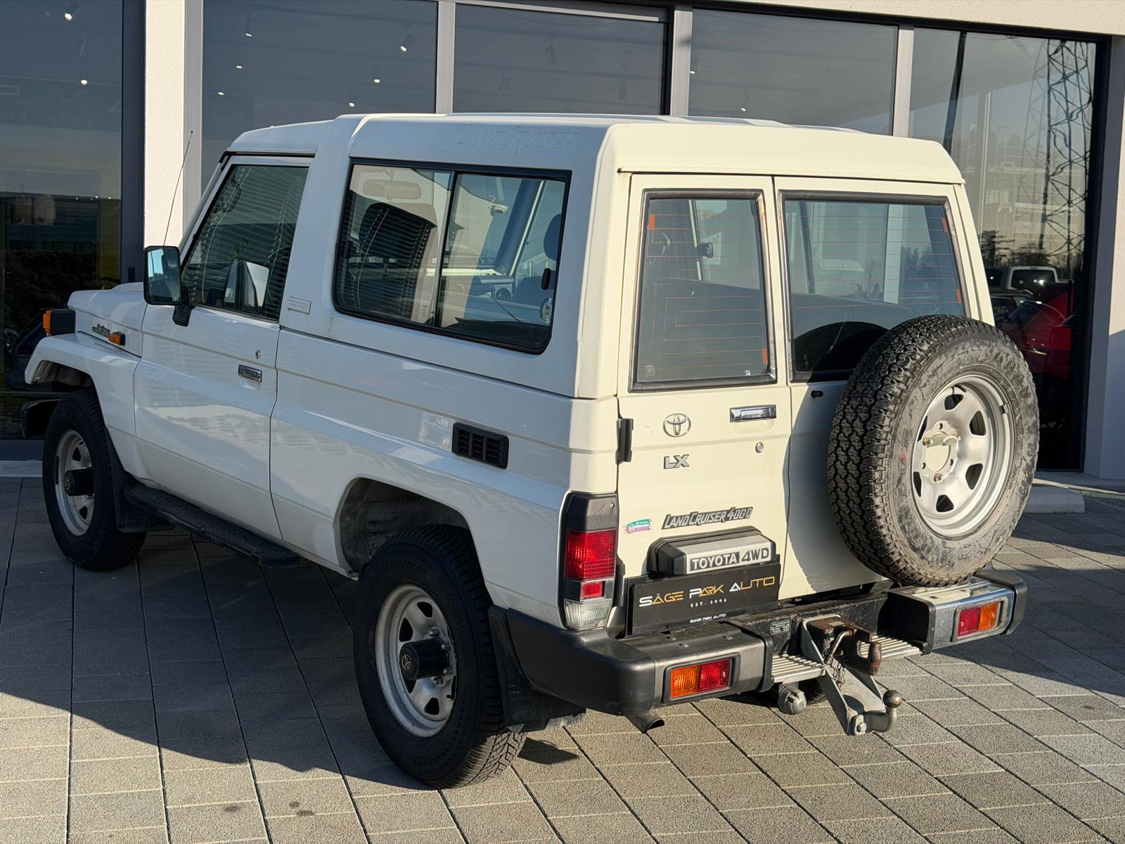 TOYOTA Land Cruiser 400 FRP-Top 4.2 D-image-4