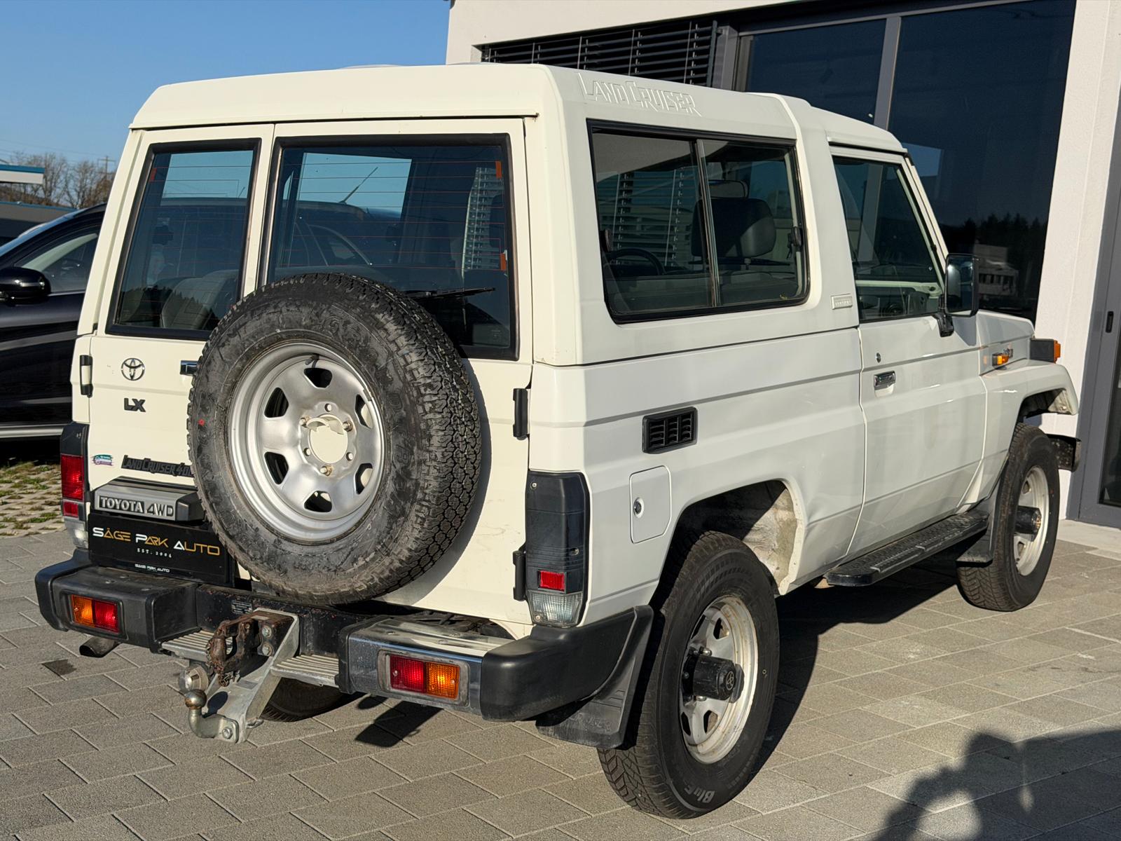 TOYOTA Land Cruiser 400 FRP-Top 4.2 D-image-6