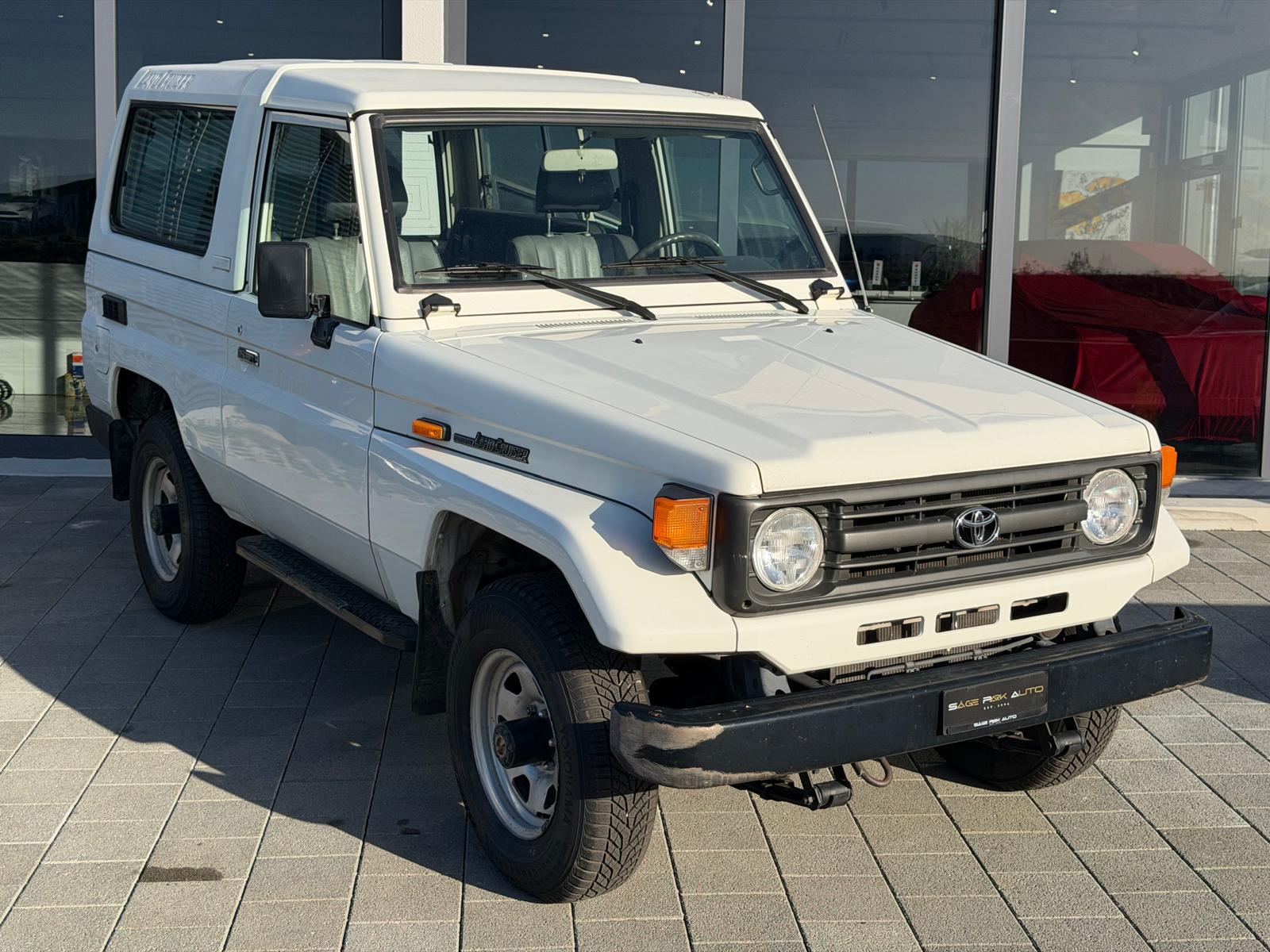 TOYOTA Land Cruiser 400 FRP-Top 4.2 D-showroom-element-1