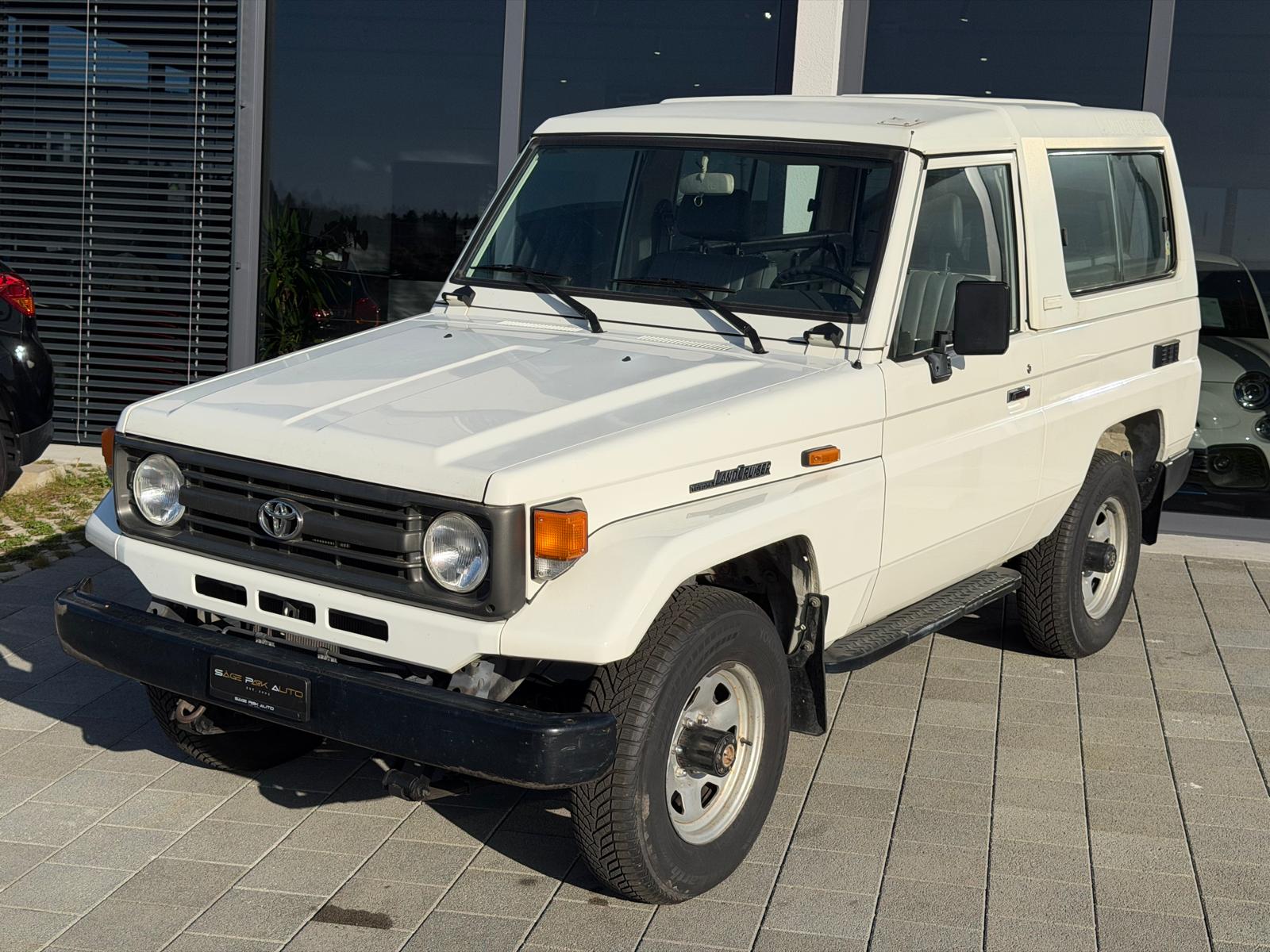 TOYOTA Land Cruiser 400 FRP-Top 4.2 D-showroom-element-3