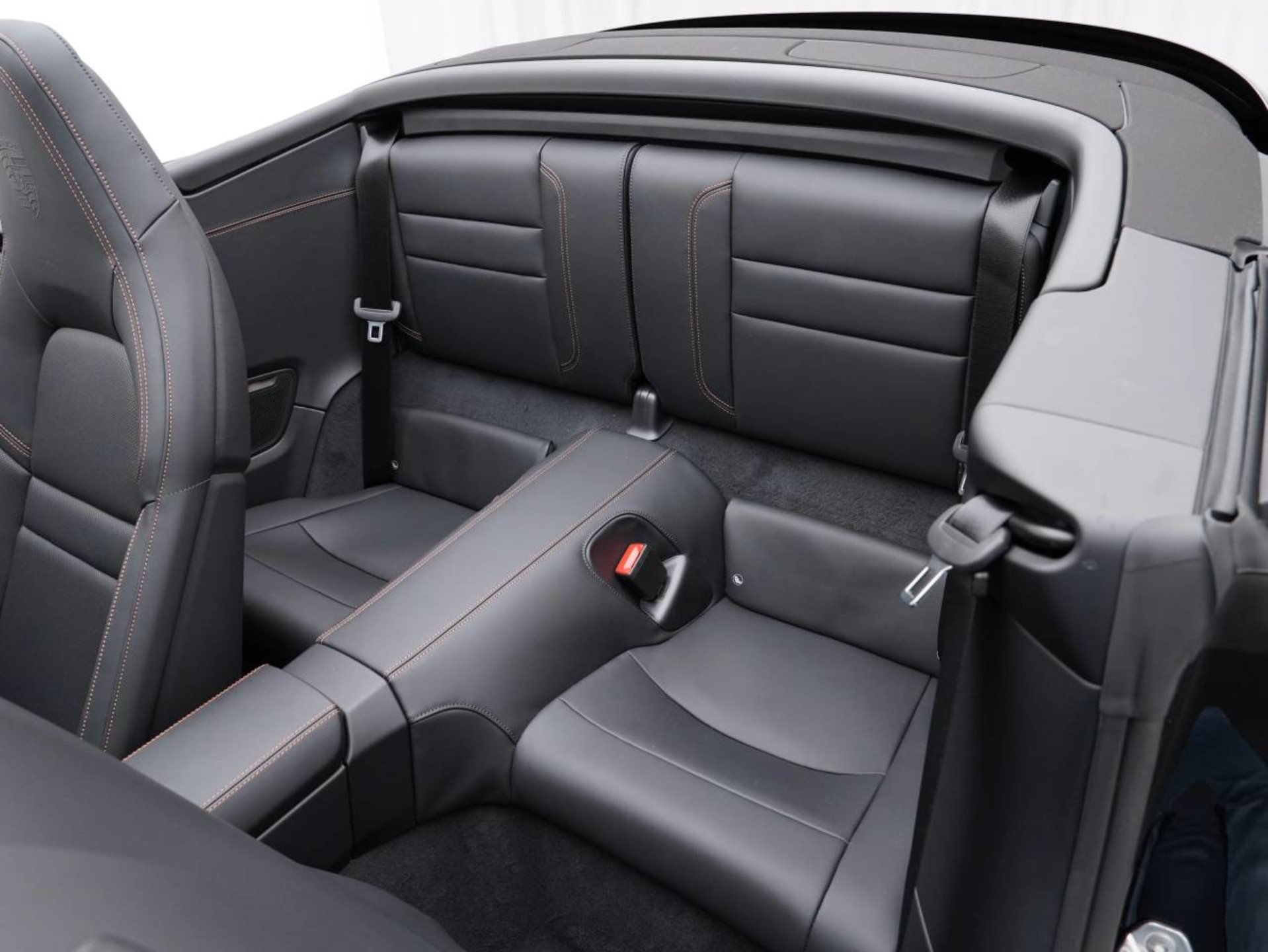 PORSCHE 911 Carrera 4S Cabriolet-image-29