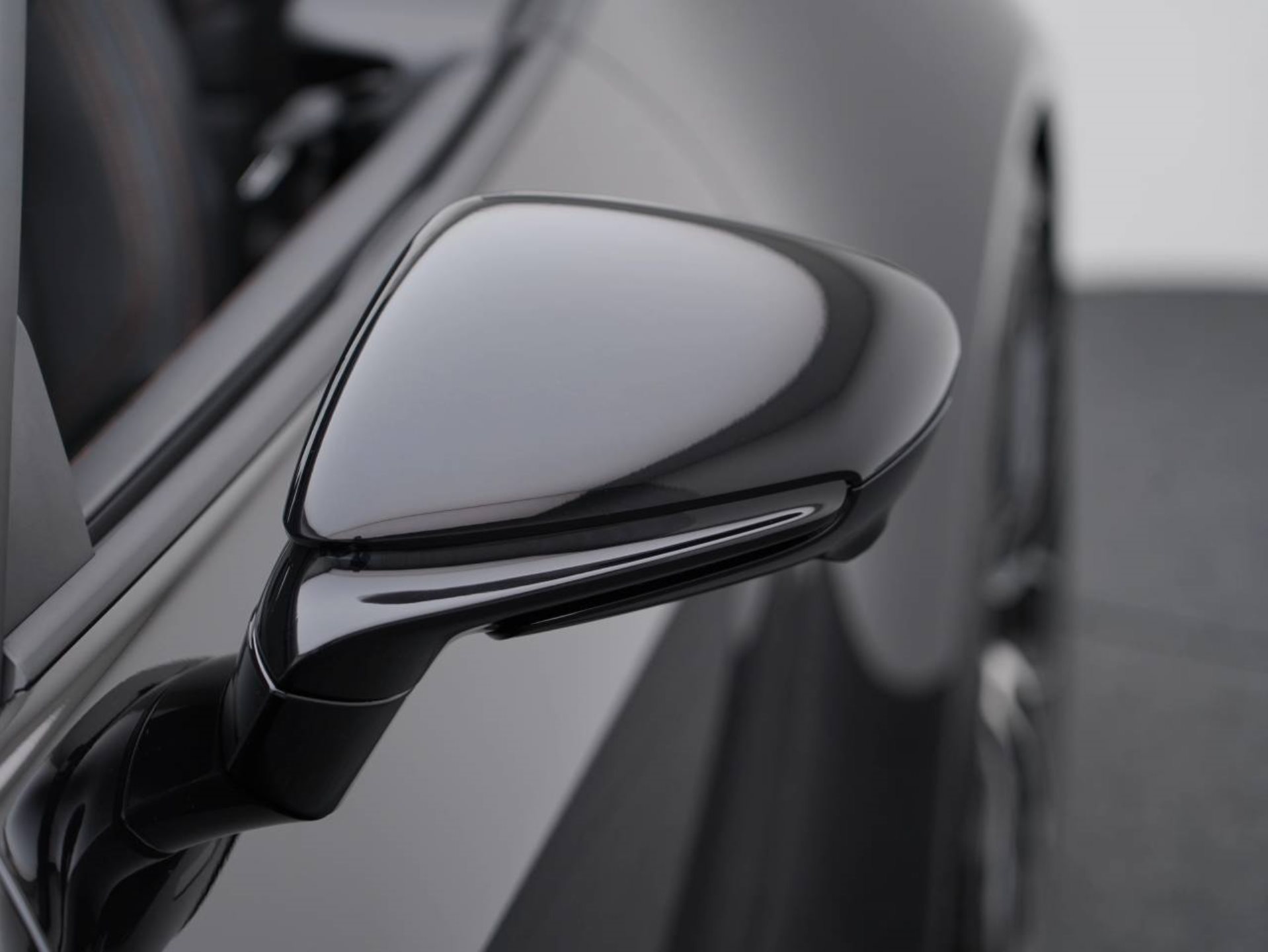 PORSCHE 911 Carrera 4S Cabriolet-image-13