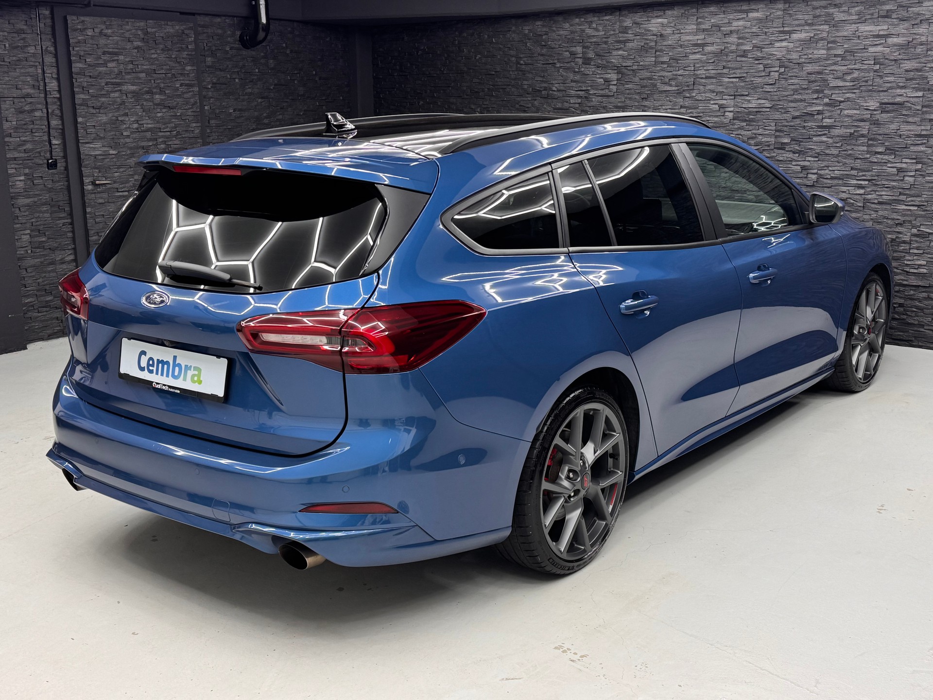 FORD Focus ST 2.3 Styling Paket Automat-image-3