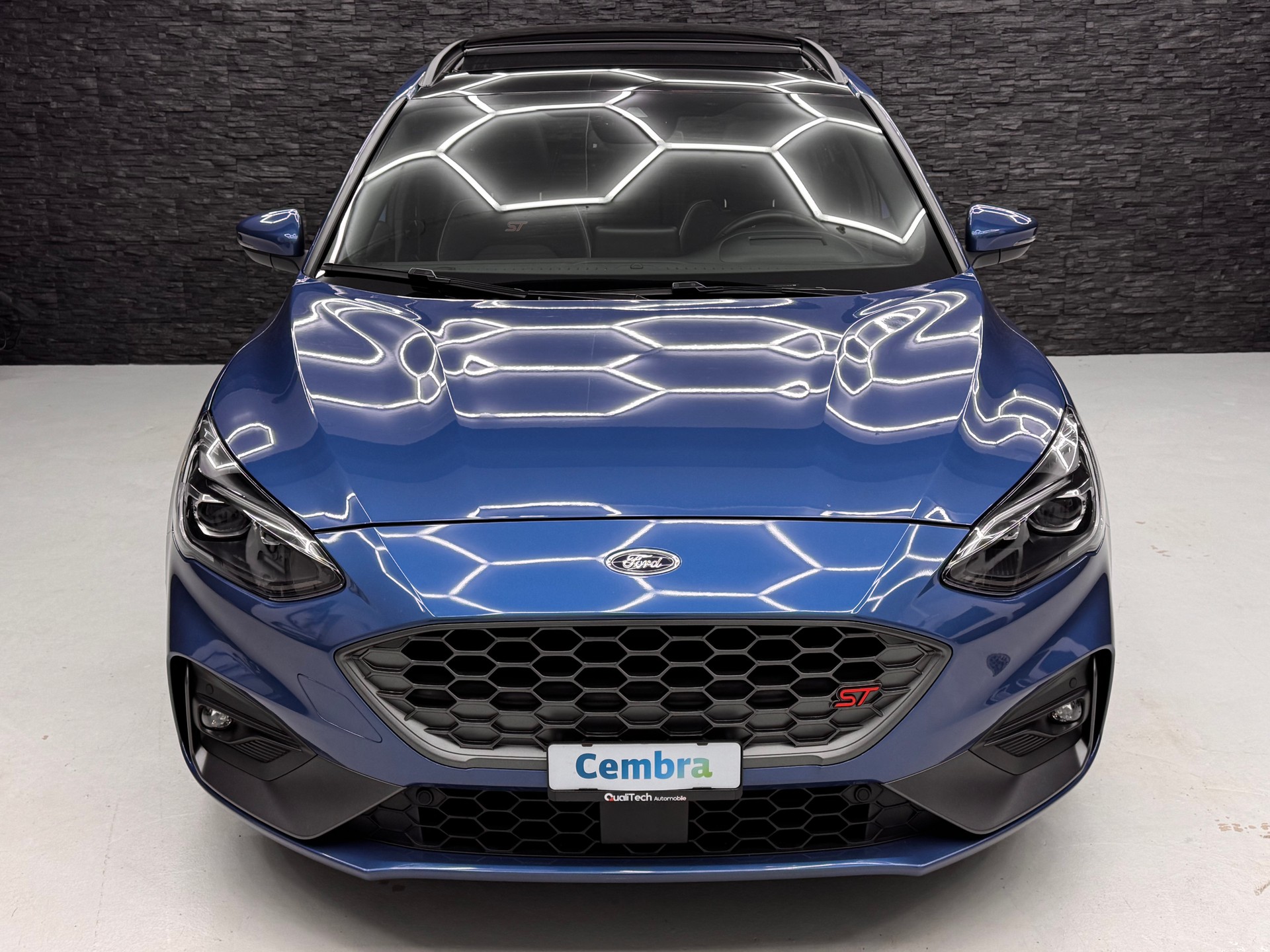 FORD Focus ST 2.3 Styling Paket Automat-image-1