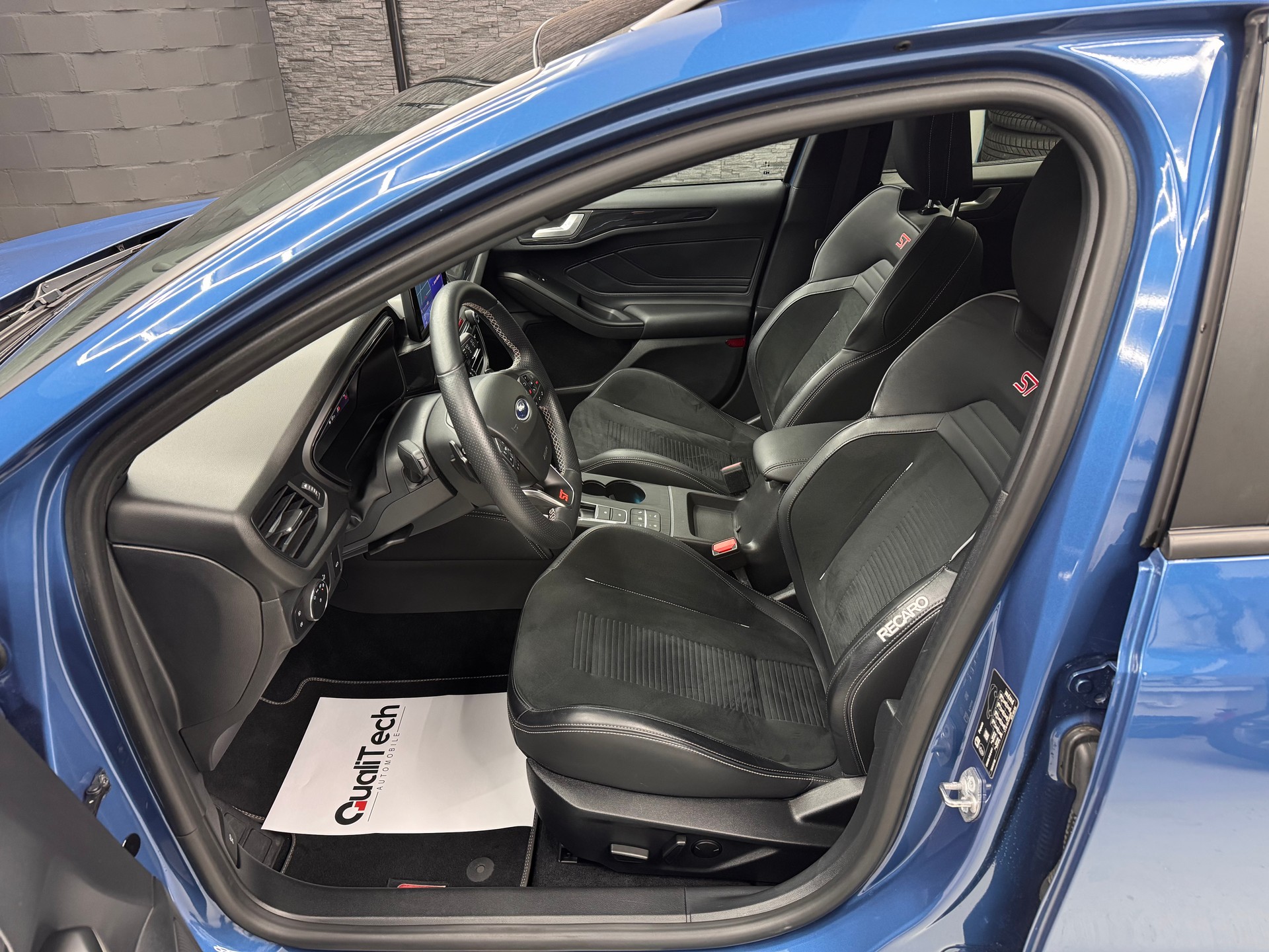 FORD Focus ST 2.3 Styling Paket Automat-image-6