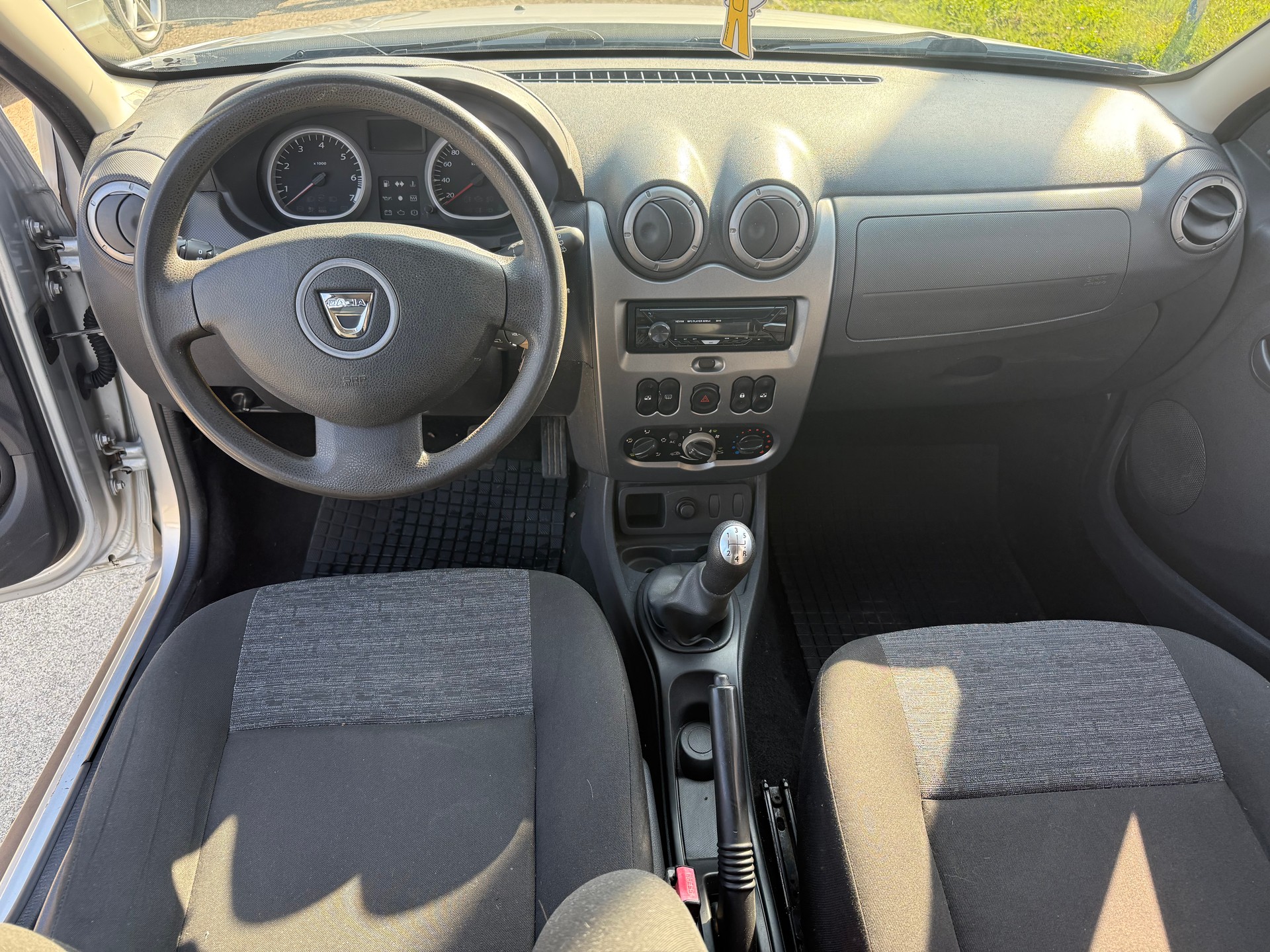 DACIA Duster 1.6 City Ambiance 4x2-image-12