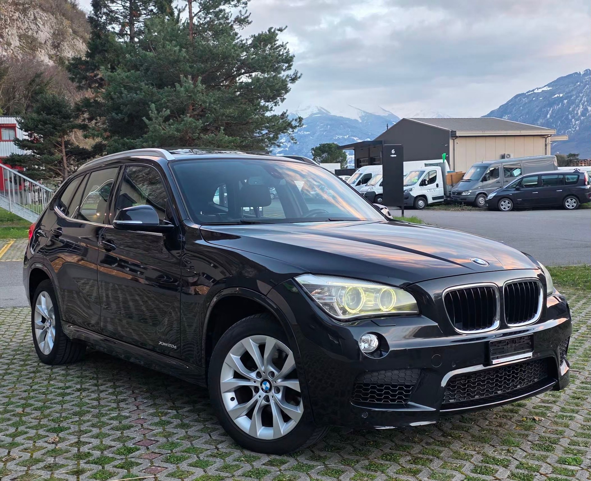 BMW X1 xDrive 20d M-Sport Packet Line Steptronic-image-9