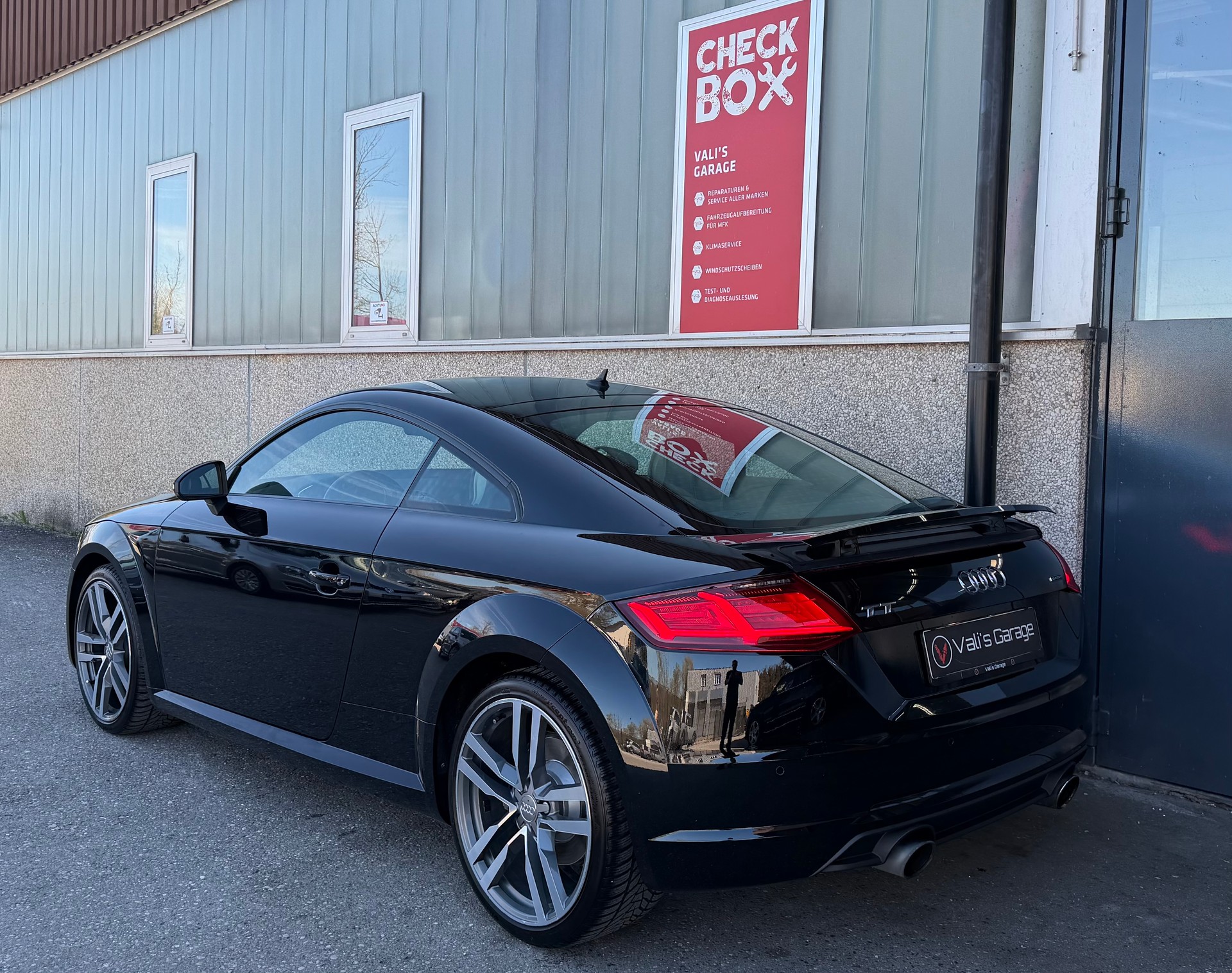 AUDI TT Coupé 2.0 TFSI quattro S-tronic-image-2
