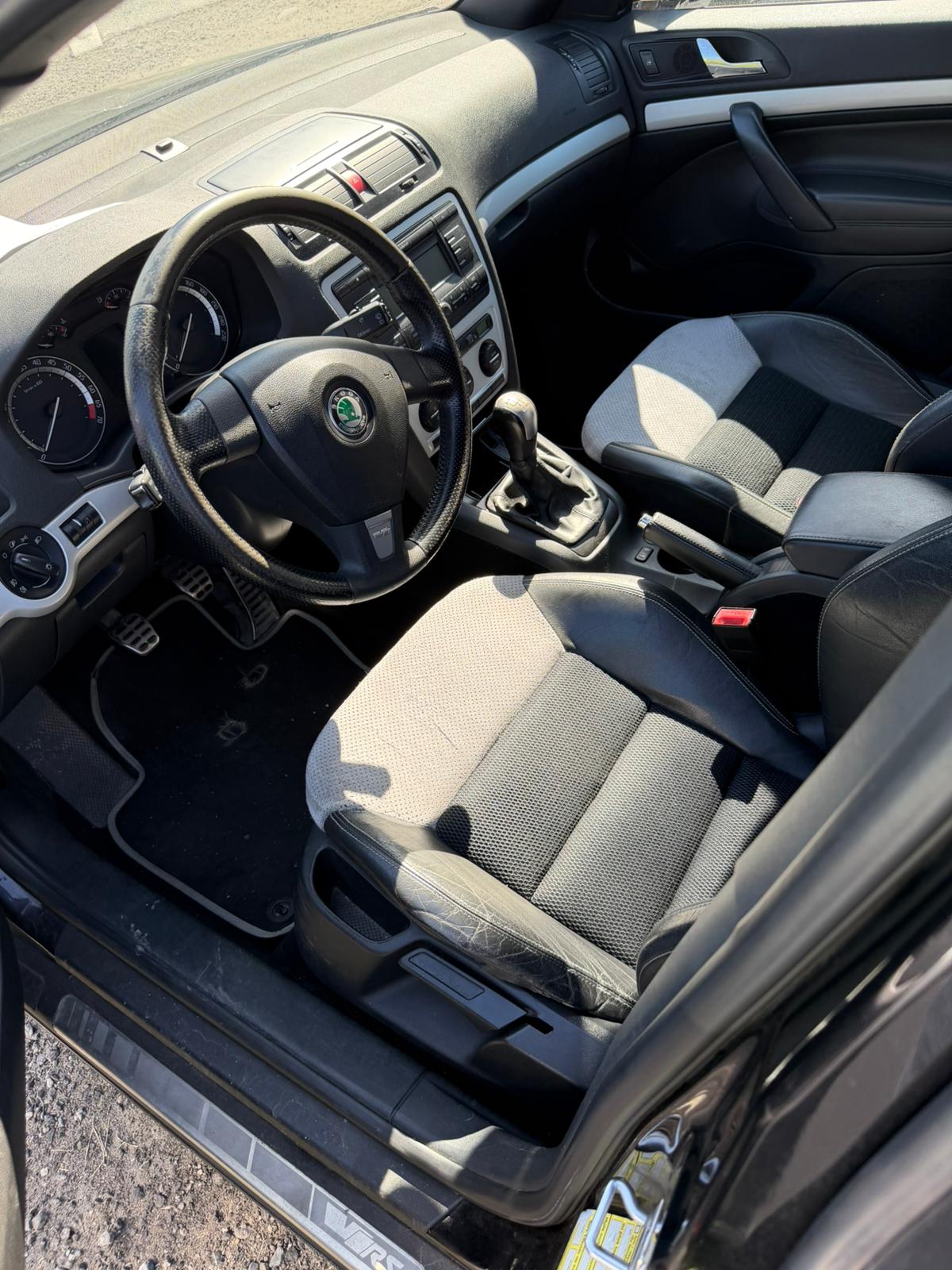 SKODA Octavia 2.0 TFSI RS-image-9
