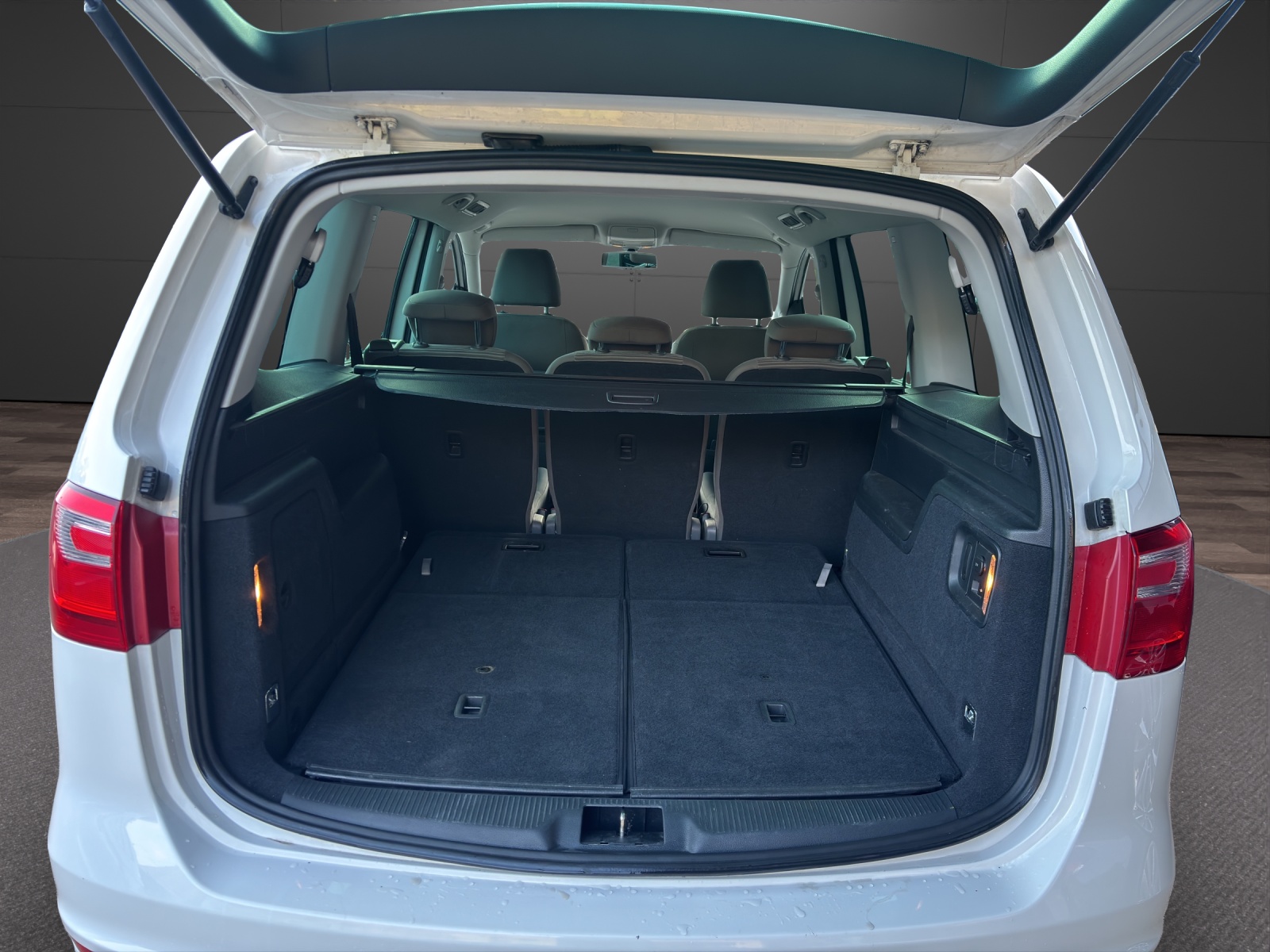 SEAT Alhambra 2.0 TDI Reference Eco DSG-image-10