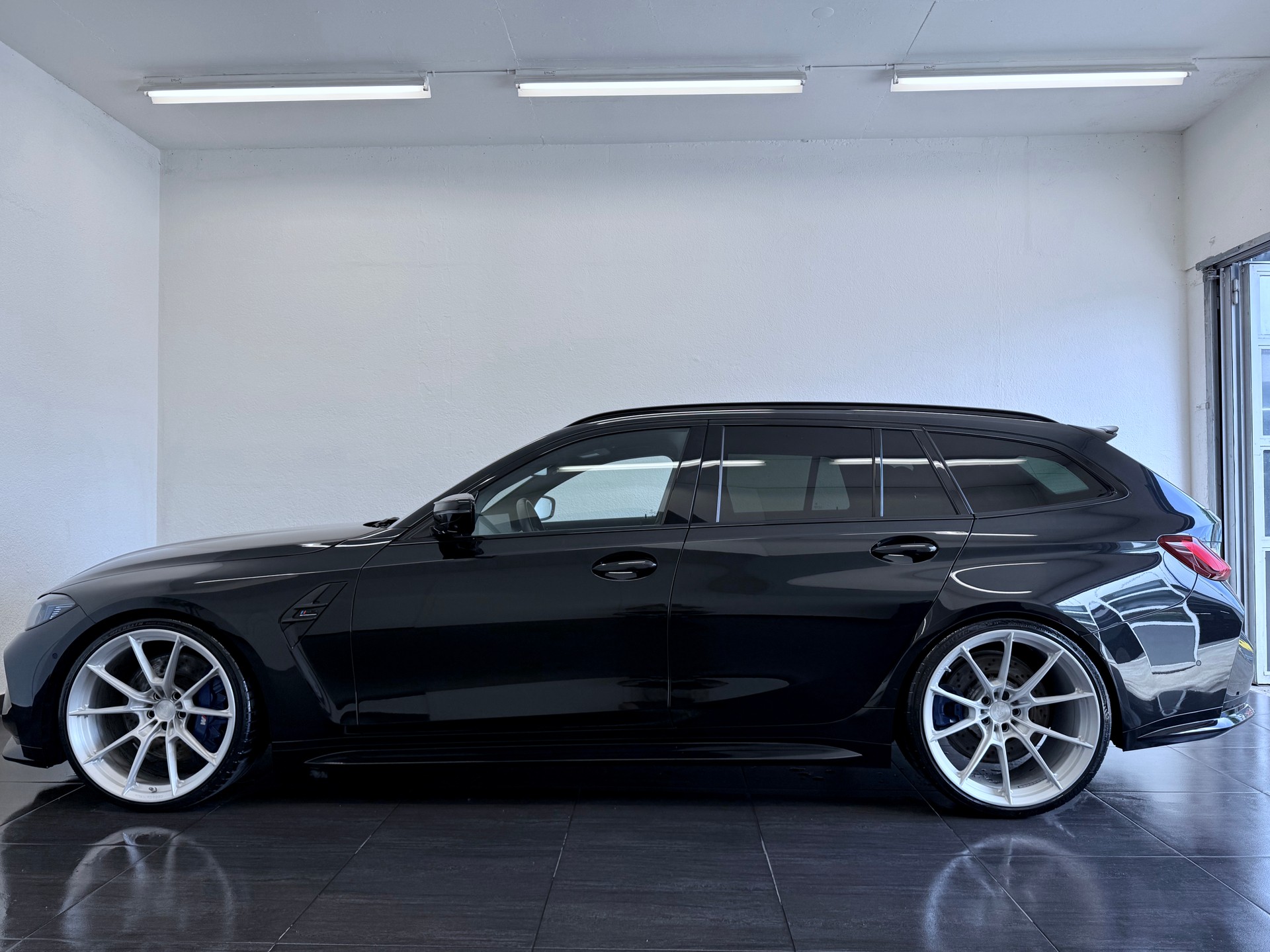 BMW M3 Touring xDrive Touring LCI Competition M " Facelift "-image-7