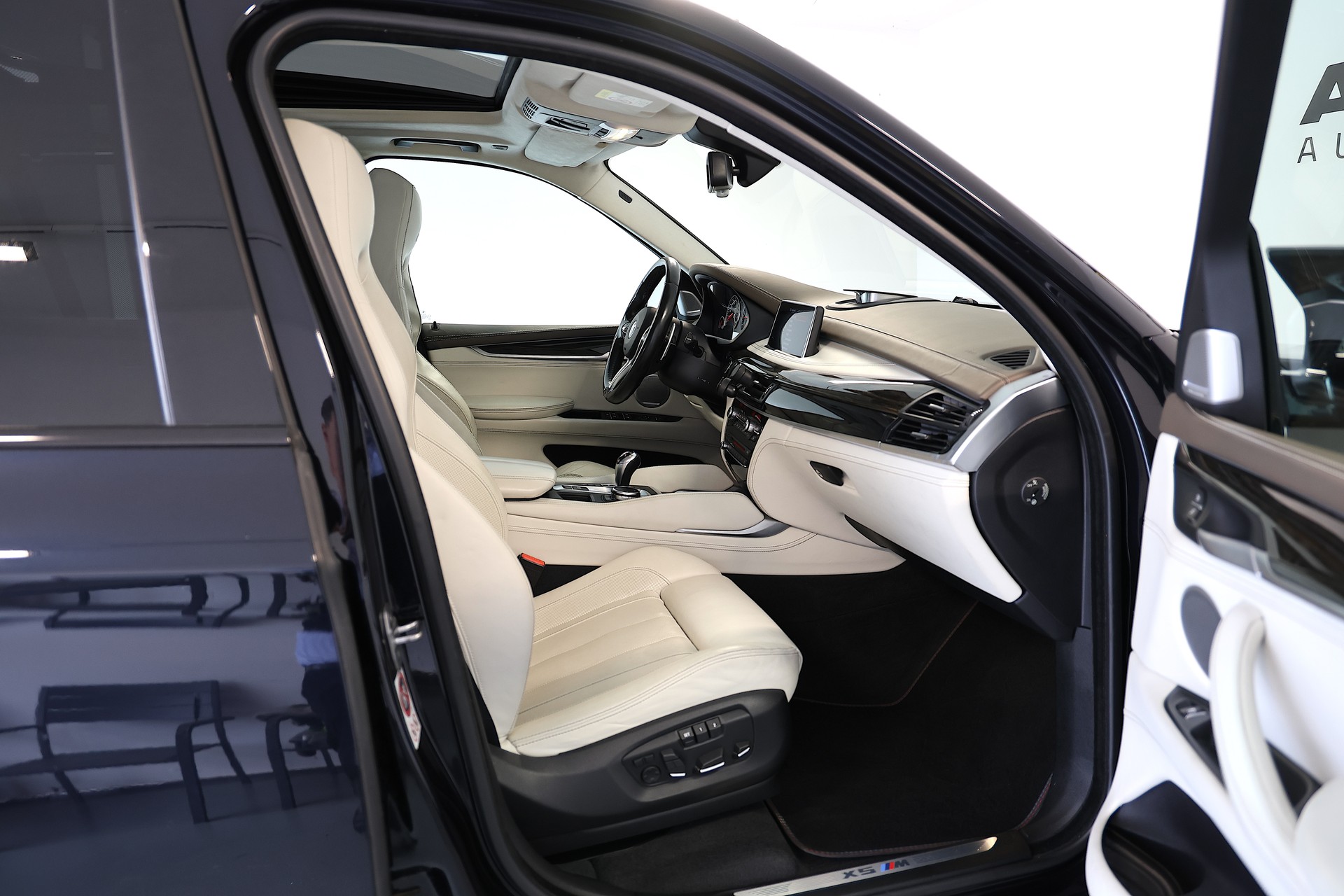 BMW X5M Steptronic-image-13