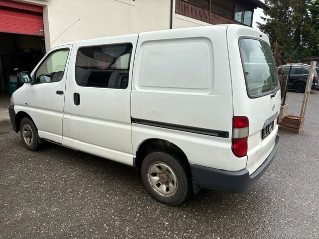 TOYOTA Hiace D-4D Kombi 4WD SWB-image-4