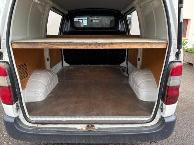 TOYOTA Hiace D-4D Kombi 4WD SWB-image-9