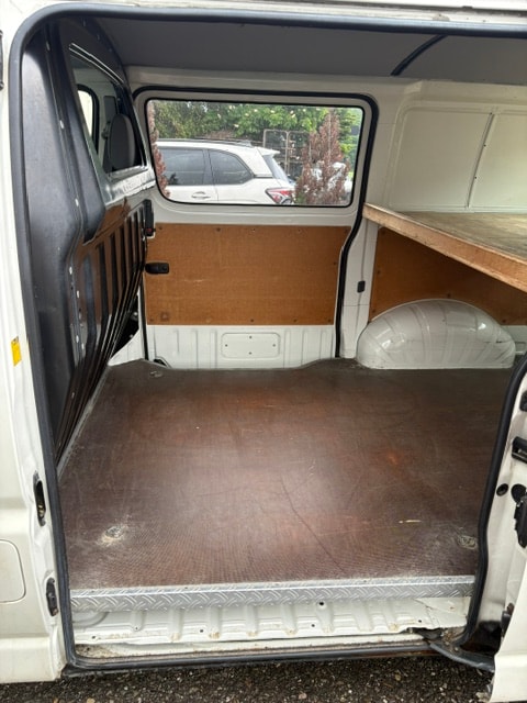 TOYOTA Hiace D-4D Kombi 4WD SWB-image-10