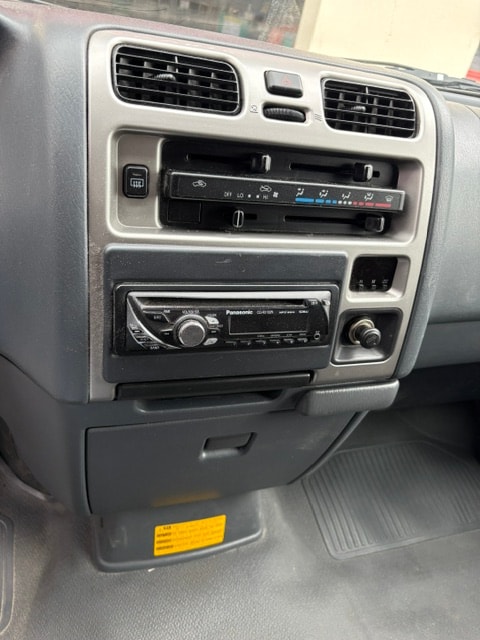 TOYOTA Hiace D-4D Kombi 4WD SWB-image-11