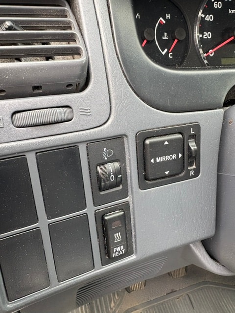 TOYOTA Hiace D-4D Kombi 4WD SWB-image-12