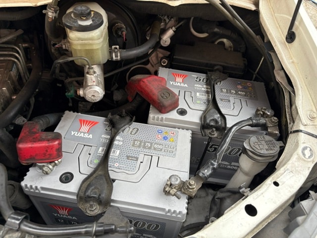 TOYOTA Hiace D-4D Kombi 4WD SWB-image-14