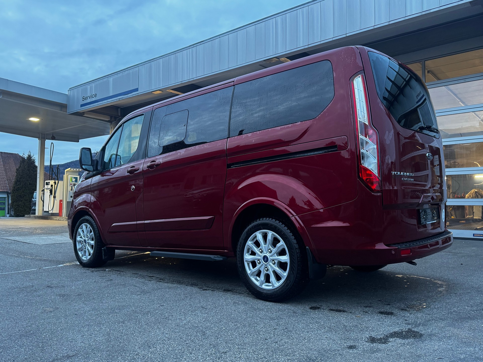 FORD Tourneo Custom 320 L1H1 Titanium A-showroom-element-3