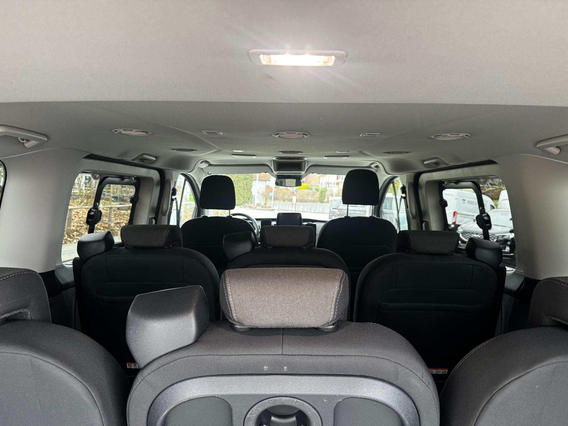 FORD Tourneo Custom 320 L1H1 Titanium A-image-10