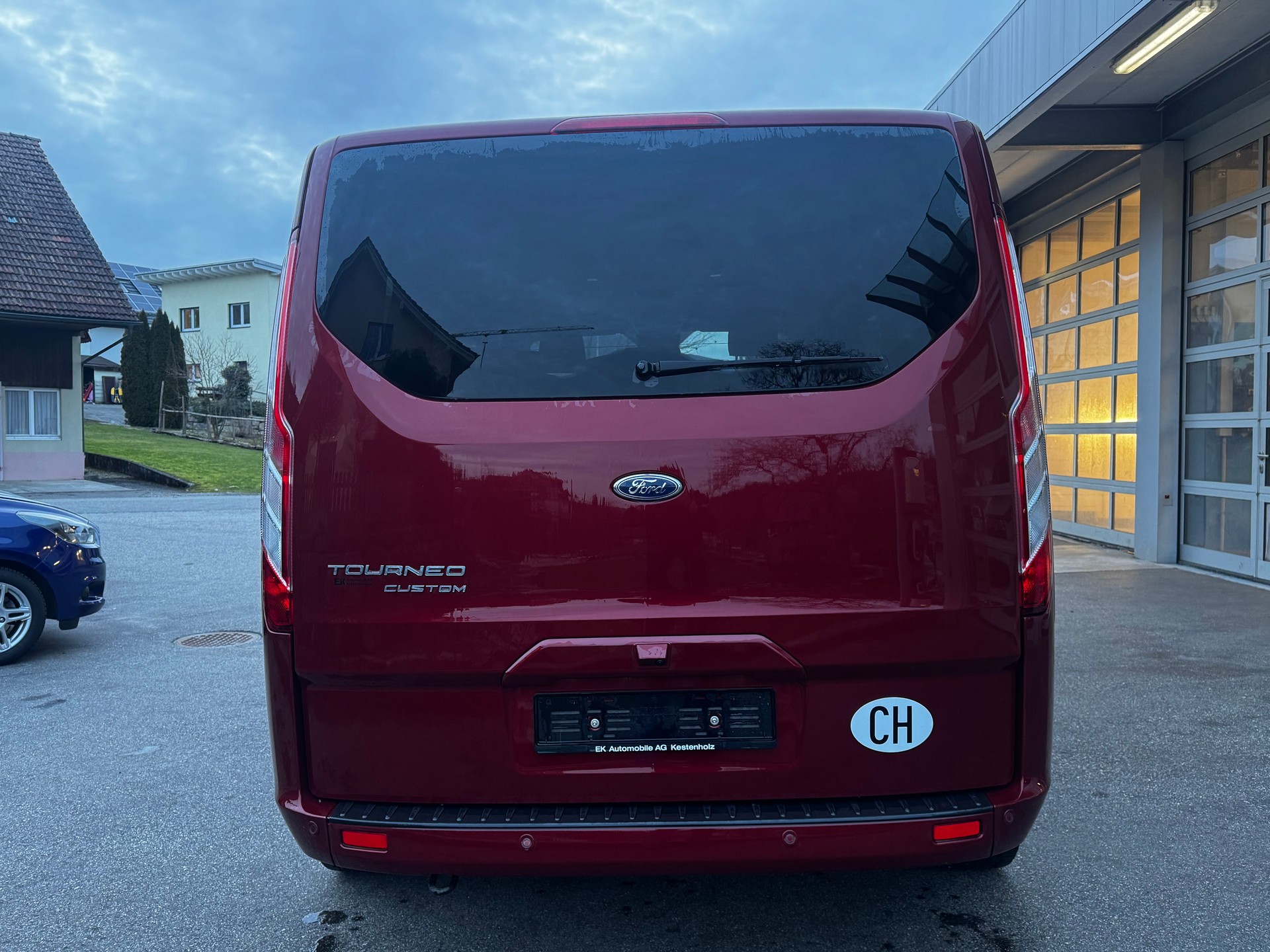 FORD Tourneo Custom 320 L1H1 Titanium A-image-4