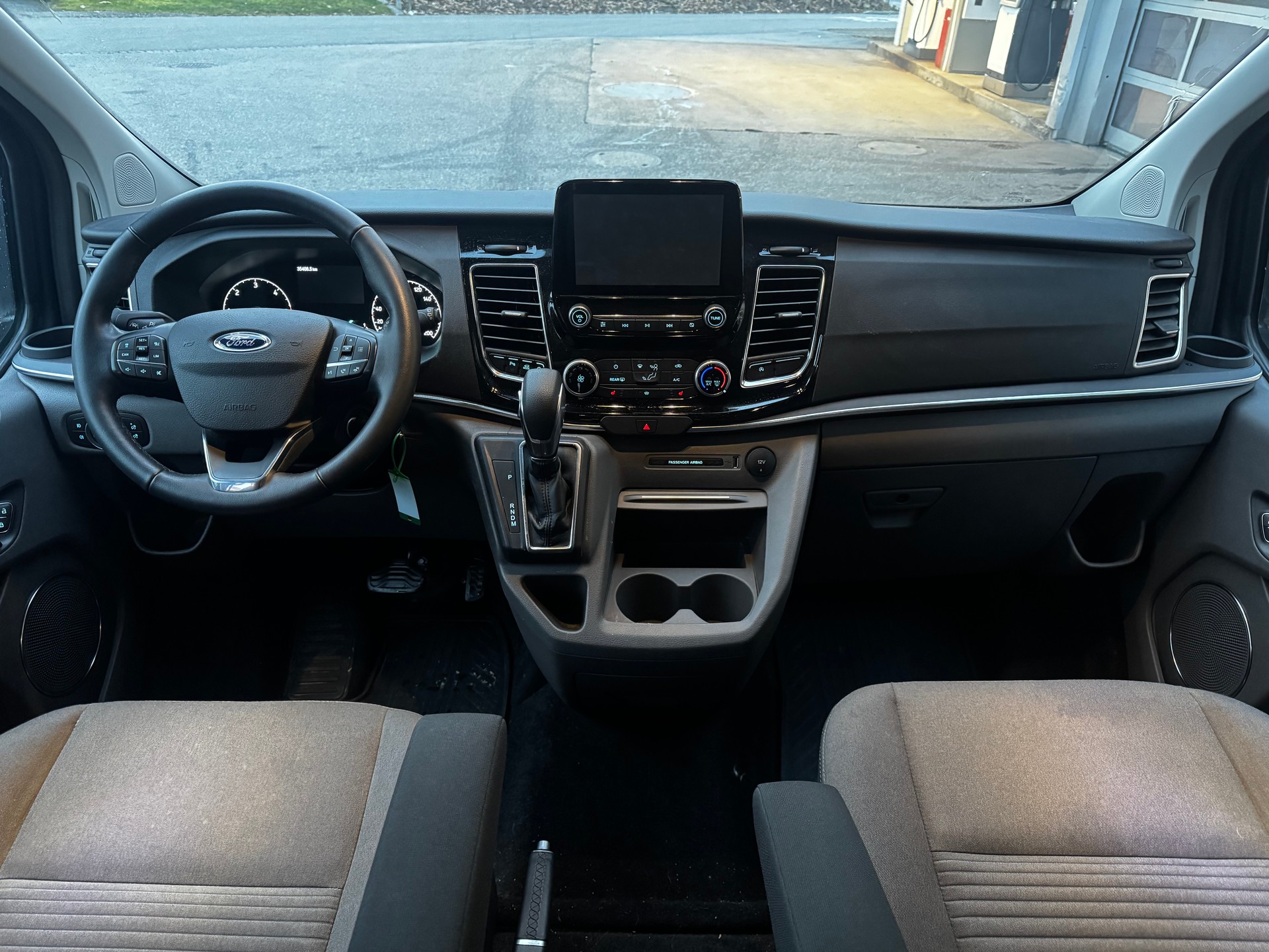 FORD Tourneo Custom 320 L1H1 Titanium A-image-9