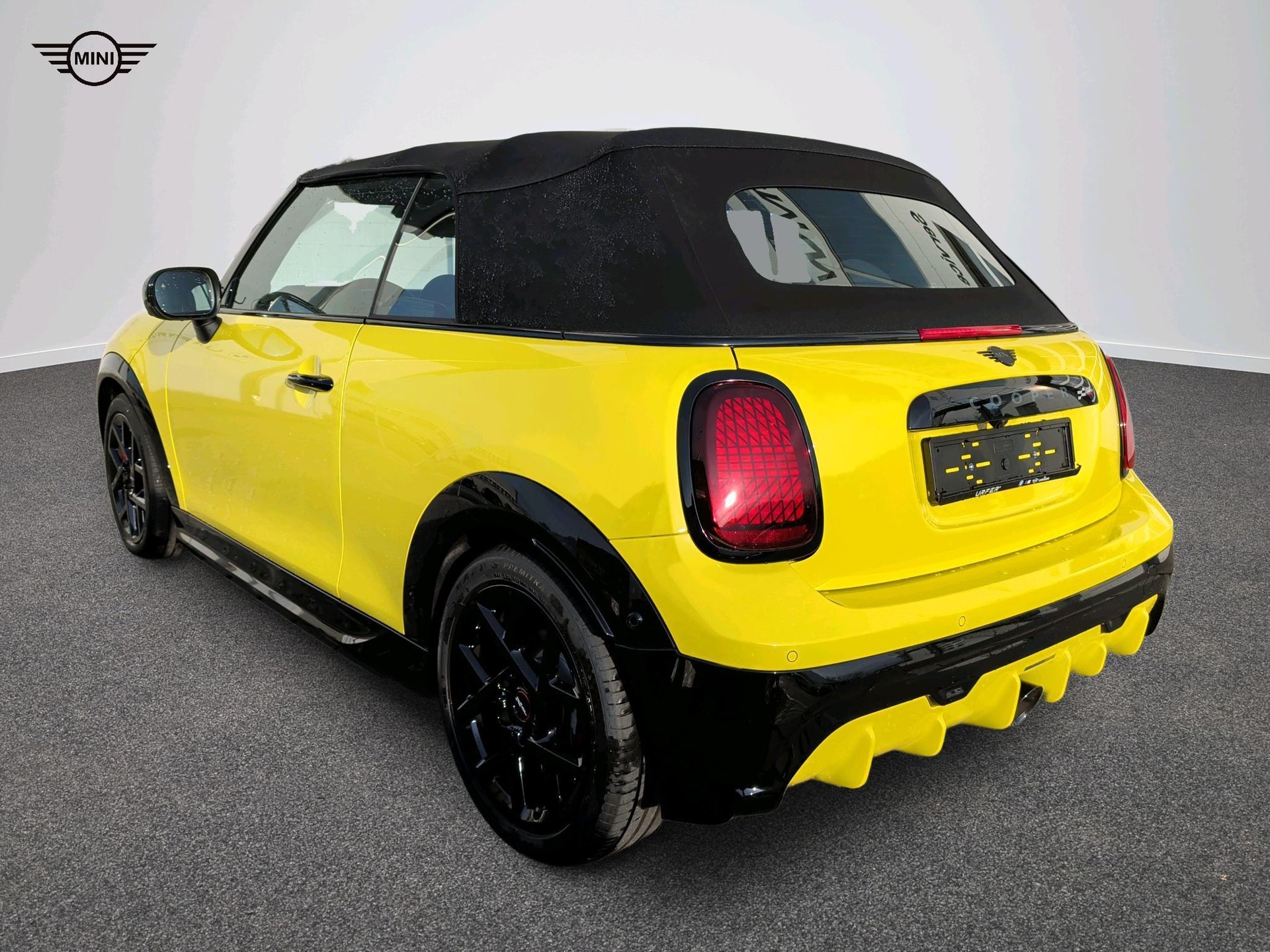 MINI John Cooper Works Cabrio-image-3