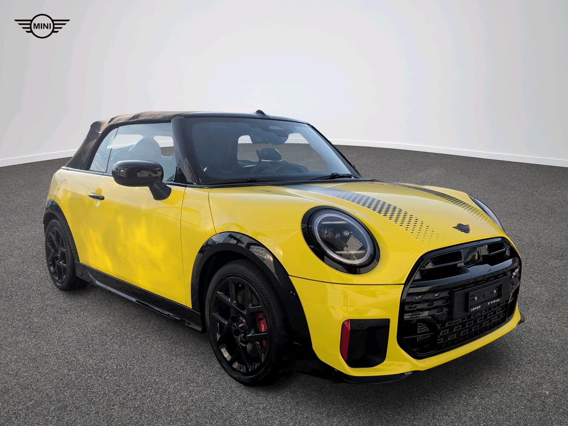 MINI John Cooper Works Cabrio-image-11