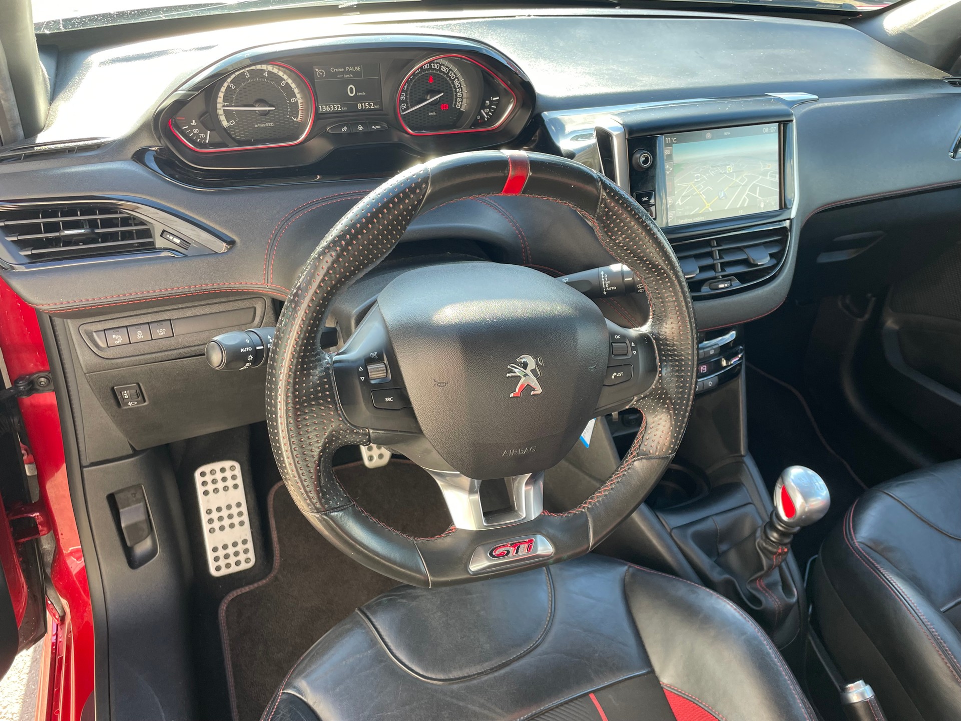 PEUGEOT 208 1.6 Turbo GTi-image-4