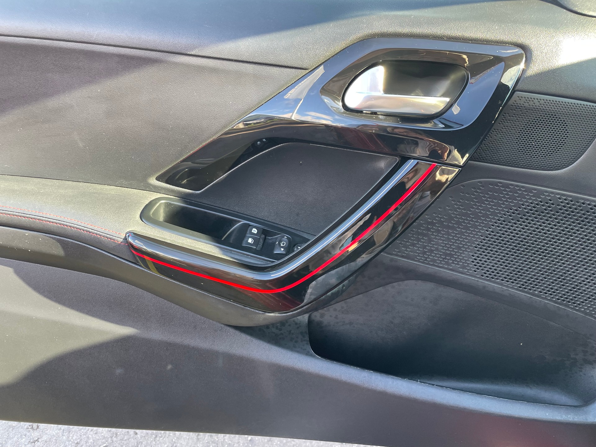 PEUGEOT 208 1.6 Turbo GTi-image-13