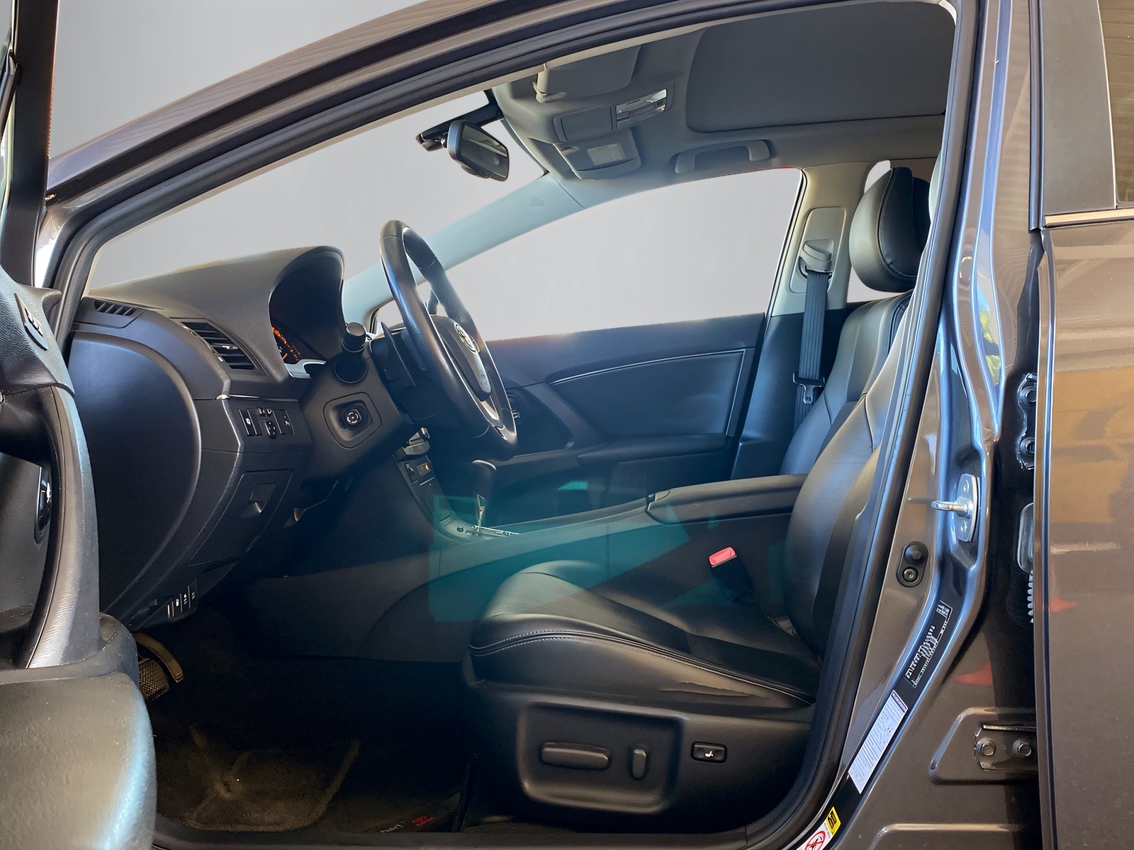 TOYOTA Avensis Wagon 2.0 VMa Sol MdS-showroom-element-2