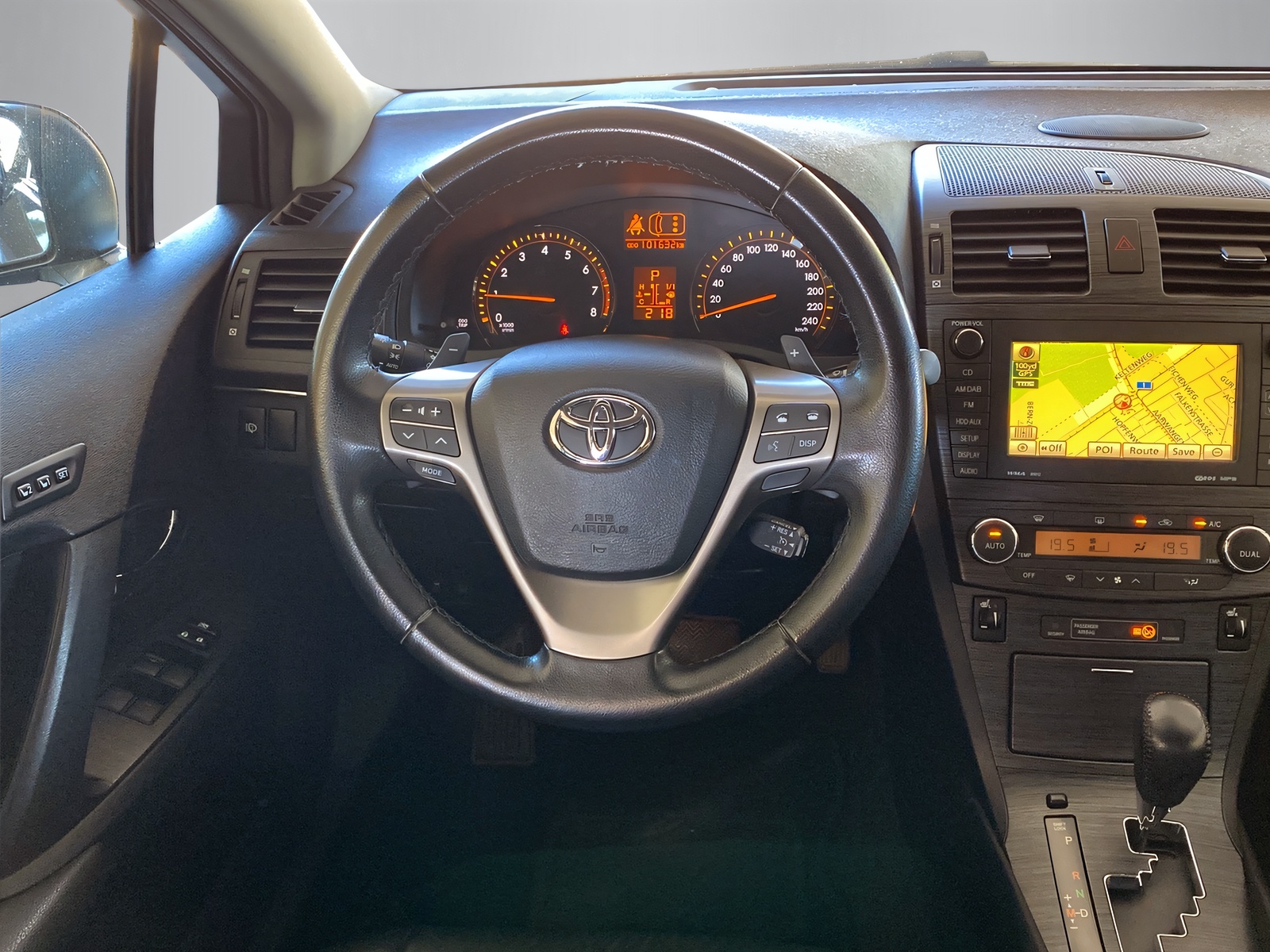 TOYOTA Avensis Wagon 2.0 VMa Sol MdS-image-4